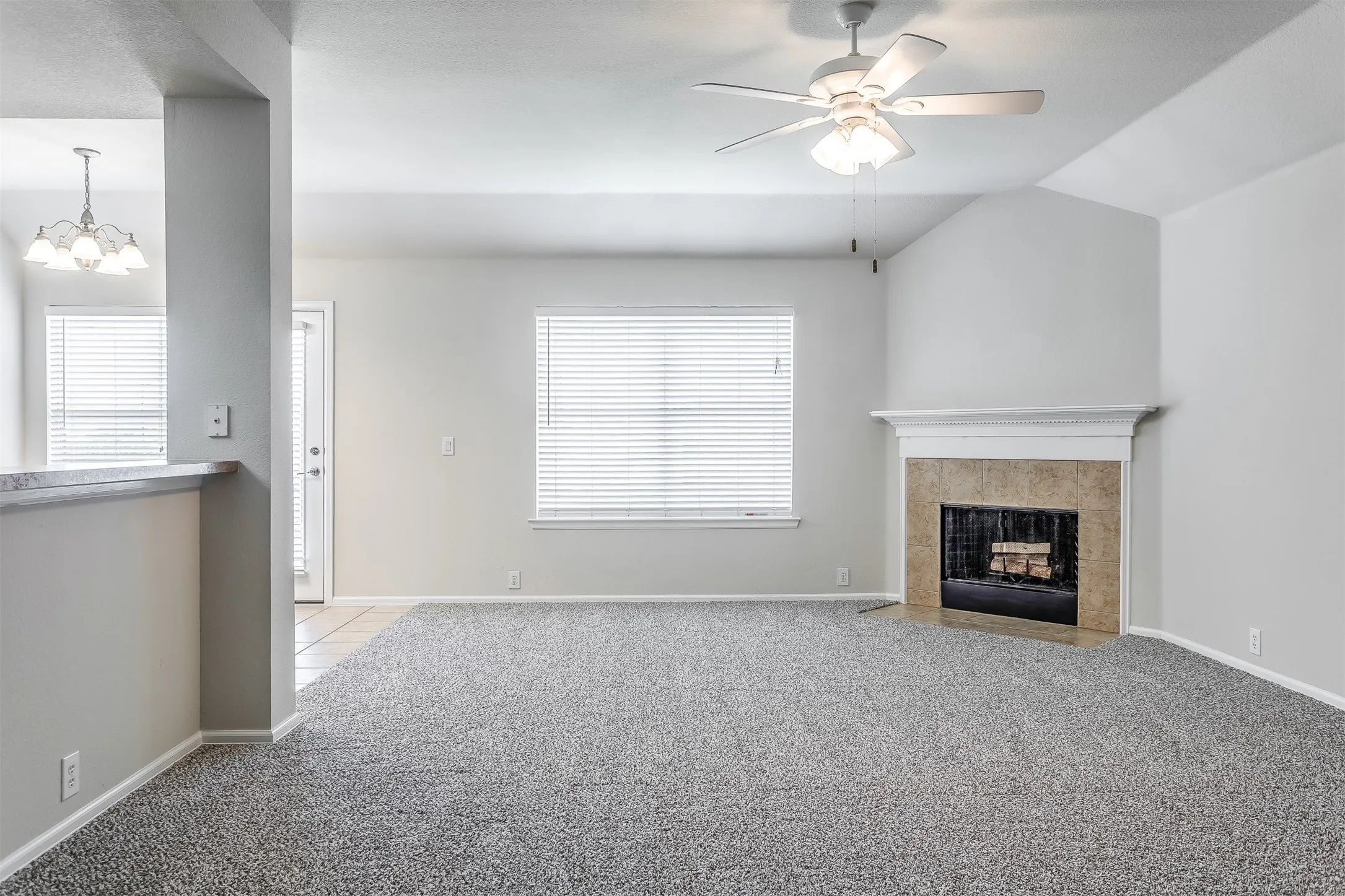 Single Family Residence For Rent in Ellis County , 529 Quail Hollow Drive, Midlothian, Texas 76065, 4 Bedroom, 2 Bathroom, 2 Garage spaces, 1,560 Sqft, built in 2007, mls#21370257, Real Estate Agent in Midlothian, Homes For Rent in Ellis county, Homes For Rent in Midlothian, Realtor in Midlothian Texas, Real Estate Brokerage Independent Realty Texas, Luminita Cordes Realtor
