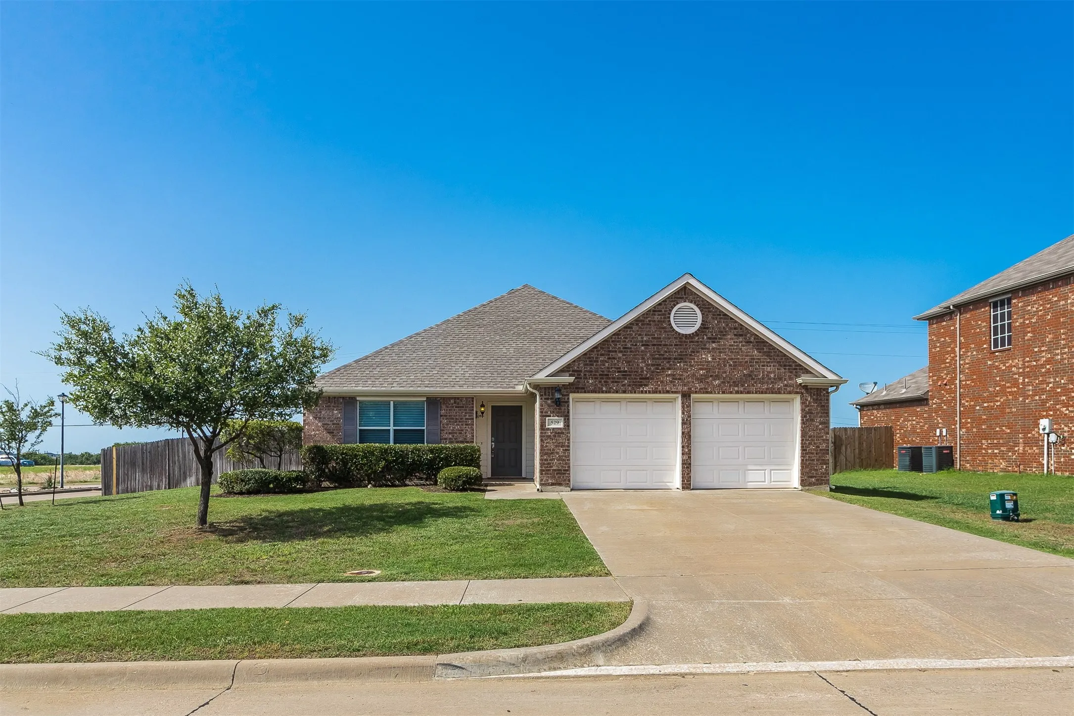 Single Family Residence For Rent in Ellis County , 529 Quail Hollow Drive, Midlothian, Texas 76065, 4 Bedroom, 2 Bathroom, 2 Garage spaces, 1,560 Sqft, built in 2007, mls#21370257, Real Estate Agent in Midlothian, Homes For Rent in Ellis county, Homes For Rent in Midlothian, Realtor in Midlothian Texas, Real Estate Brokerage Independent Realty Texas, Luminita Cordes Realtor