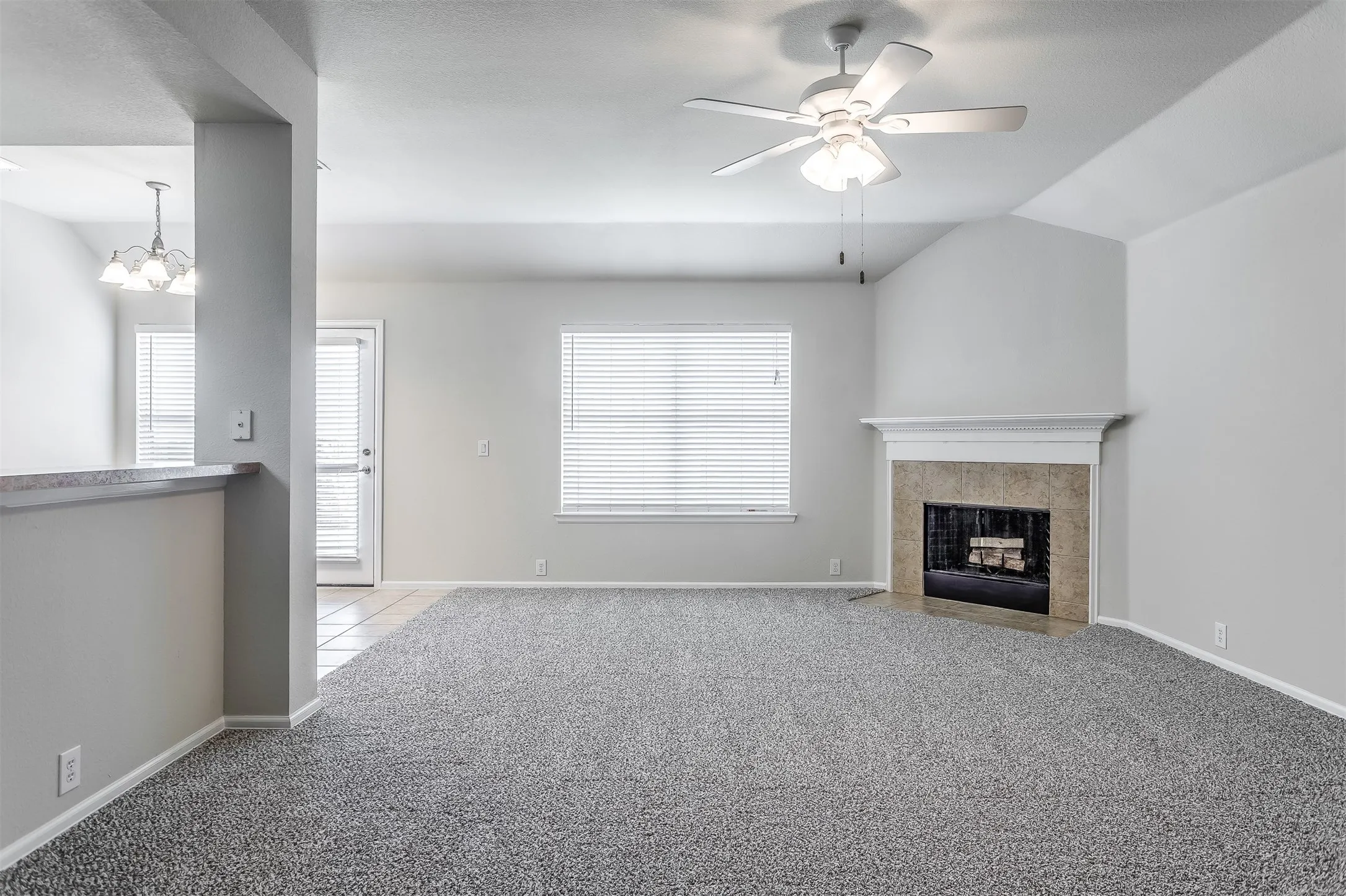 Single Family Residence For Rent in Ellis County , 529 Quail Hollow Drive, Midlothian, Texas 76065, 4 Bedroom, 2 Bathroom, 2 Garage spaces, 1,560 Sqft, built in 2007, mls#21370257, Real Estate Agent in Midlothian, Homes For Rent in Ellis county, Homes For Rent in Midlothian, Realtor in Midlothian Texas, Real Estate Brokerage Independent Realty Texas, Luminita Cordes Realtor