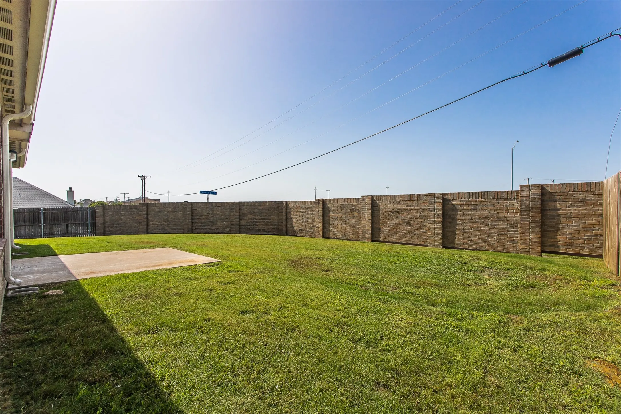 Single Family Residence For Rent in Ellis County , 529 Quail Hollow Drive, Midlothian, Texas 76065, 4 Bedroom, 2 Bathroom, 2 Garage spaces, 1,560 Sqft, built in 2007, mls#21370257, Real Estate Agent in Midlothian, Homes For Rent in Ellis county, Homes For Rent in Midlothian, Realtor in Midlothian Texas, Real Estate Brokerage Independent Realty Texas, Luminita Cordes Realtor