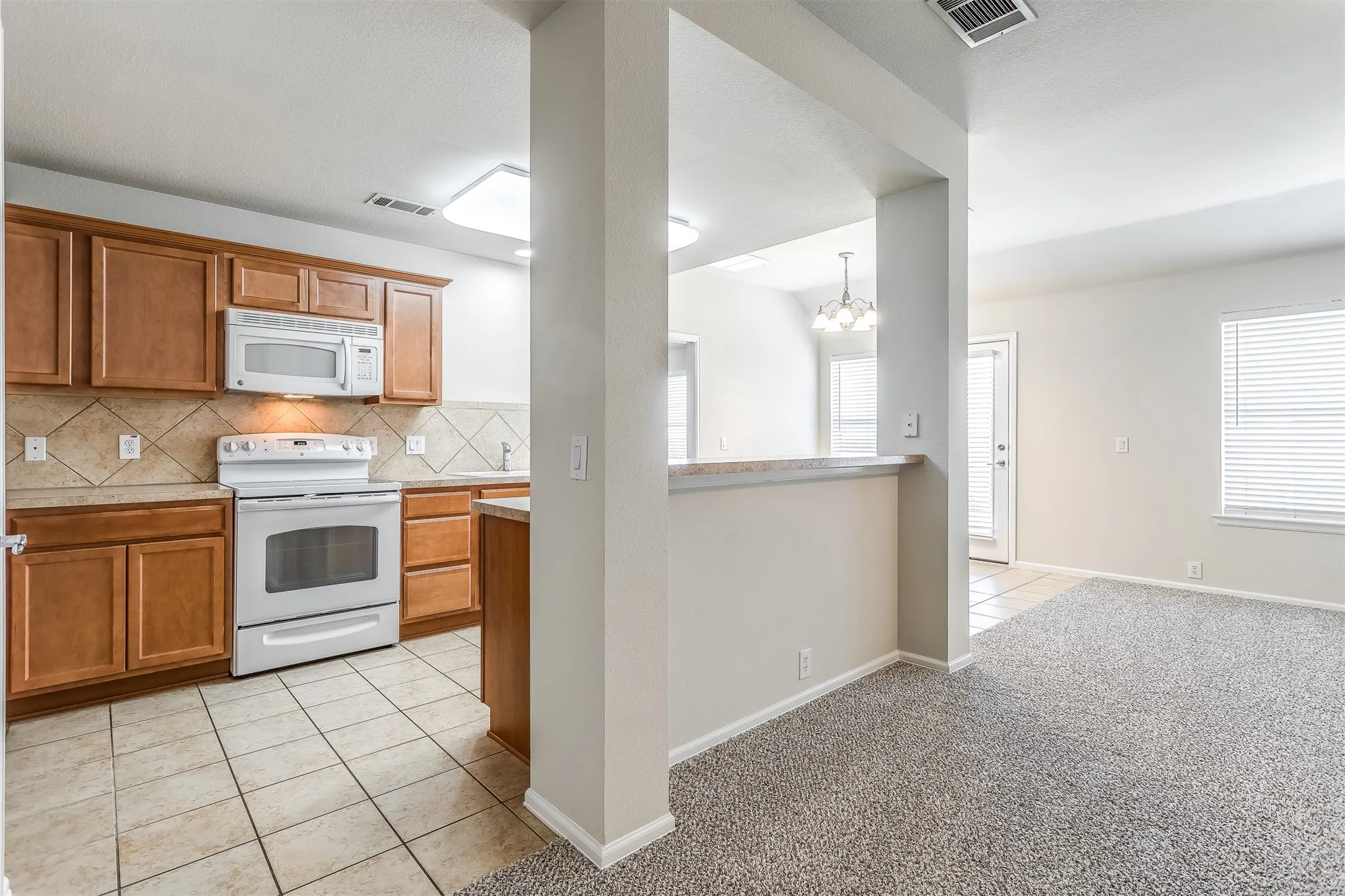 Single Family Residence For Rent in Ellis County , 529 Quail Hollow Drive, Midlothian, Texas 76065, 4 Bedroom, 2 Bathroom, 2 Garage spaces, 1,560 Sqft, built in 2007, mls#21370257, Real Estate Agent in Midlothian, Homes For Rent in Ellis county, Homes For Rent in Midlothian, Realtor in Midlothian Texas, Real Estate Brokerage Independent Realty Texas, Luminita Cordes Realtor