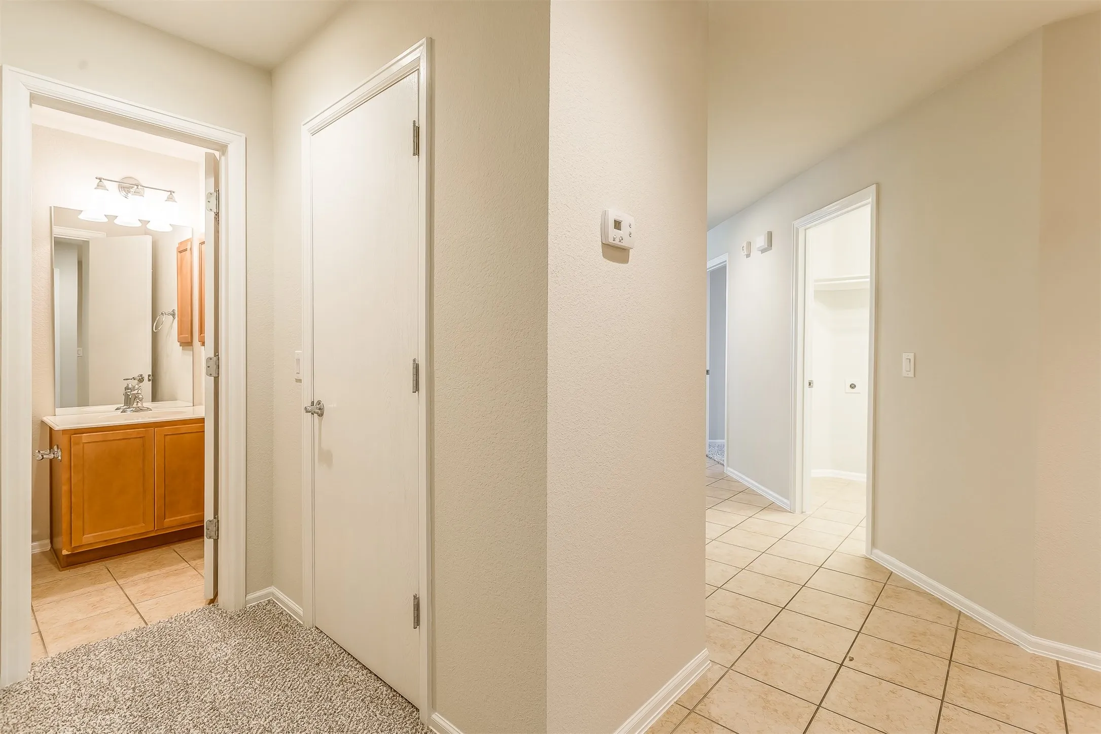 Single Family Residence For Rent in Ellis County , 529 Quail Hollow Drive, Midlothian, Texas 76065, 4 Bedroom, 2 Bathroom, 2 Garage spaces, 1,560 Sqft, built in 2007, mls#21370257, Real Estate Agent in Midlothian, Homes For Rent in Ellis county, Homes For Rent in Midlothian, Realtor in Midlothian Texas, Real Estate Brokerage Independent Realty Texas, Luminita Cordes Realtor