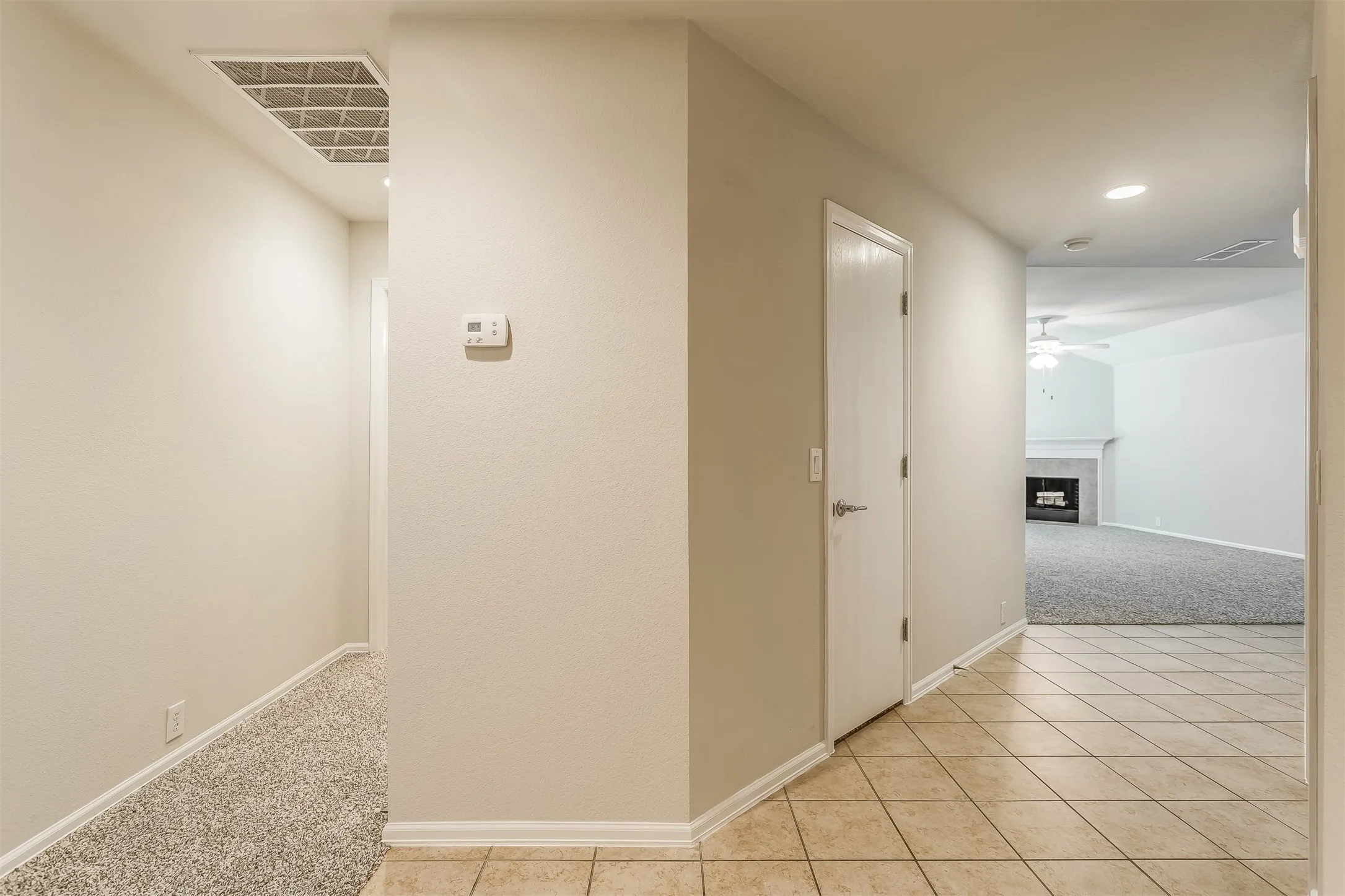 Single Family Residence For Rent in Ellis County , 529 Quail Hollow Drive, Midlothian, Texas 76065, 4 Bedroom, 2 Bathroom, 2 Garage spaces, 1,560 Sqft, built in 2007, mls#21370257, Real Estate Agent in Midlothian, Homes For Rent in Ellis county, Homes For Rent in Midlothian, Realtor in Midlothian Texas, Real Estate Brokerage Independent Realty Texas, Luminita Cordes Realtor