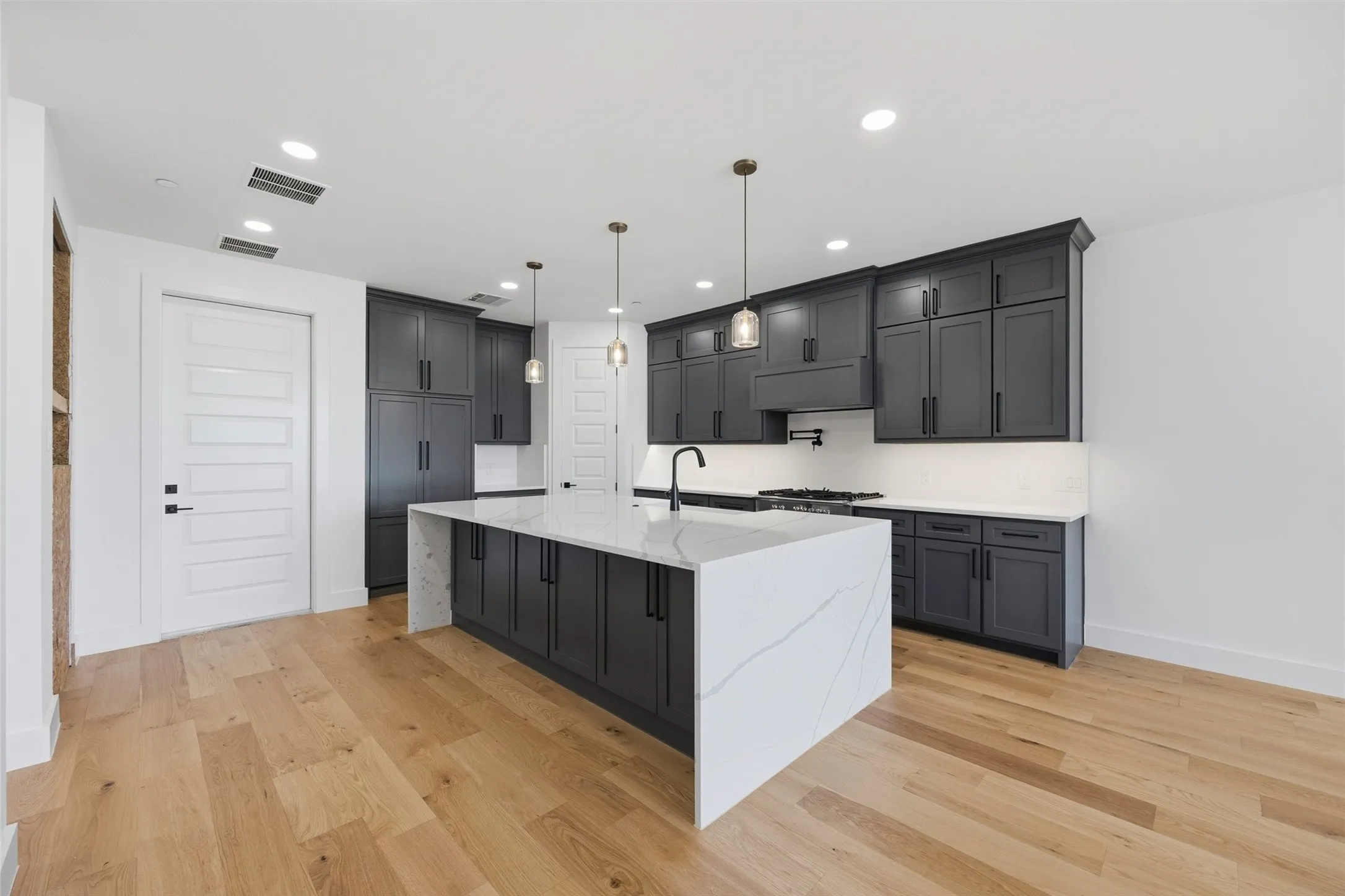 Townhouse For Sale in Tarrant County , 404 Vista Buena Trail, Fort Worth, Texas 76111, 4 Bedroom, 5 Bathroom, 2 Garage spaces, 3,026 Sqft, built in 2025, mls#21370222, Real Estate Agent in Fort Worth, Homes For Sale in Tarrant county, Homes For Sale in Fort Worth, Realtor in Fort Worth Texas, Real Estate Brokerage Independent Realty Texas, Luminita Cordes Realtor