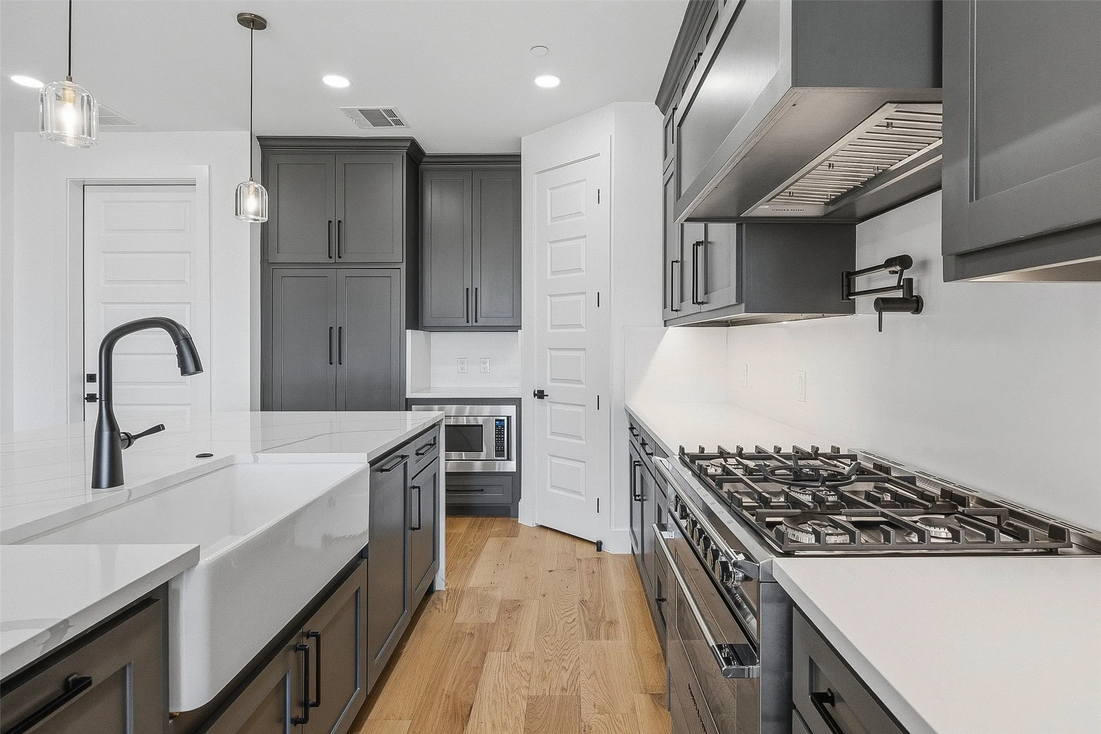 Townhouse For Sale in Tarrant County , 404 Vista Buena Trail, Fort Worth, Texas 76111, 4 Bedroom, 5 Bathroom, 2 Garage spaces, 3,026 Sqft, built in 2025, mls#21370222, Real Estate Agent in Fort Worth, Homes For Sale in Tarrant county, Homes For Sale in Fort Worth, Realtor in Fort Worth Texas, Real Estate Brokerage Independent Realty Texas, Luminita Cordes Realtor