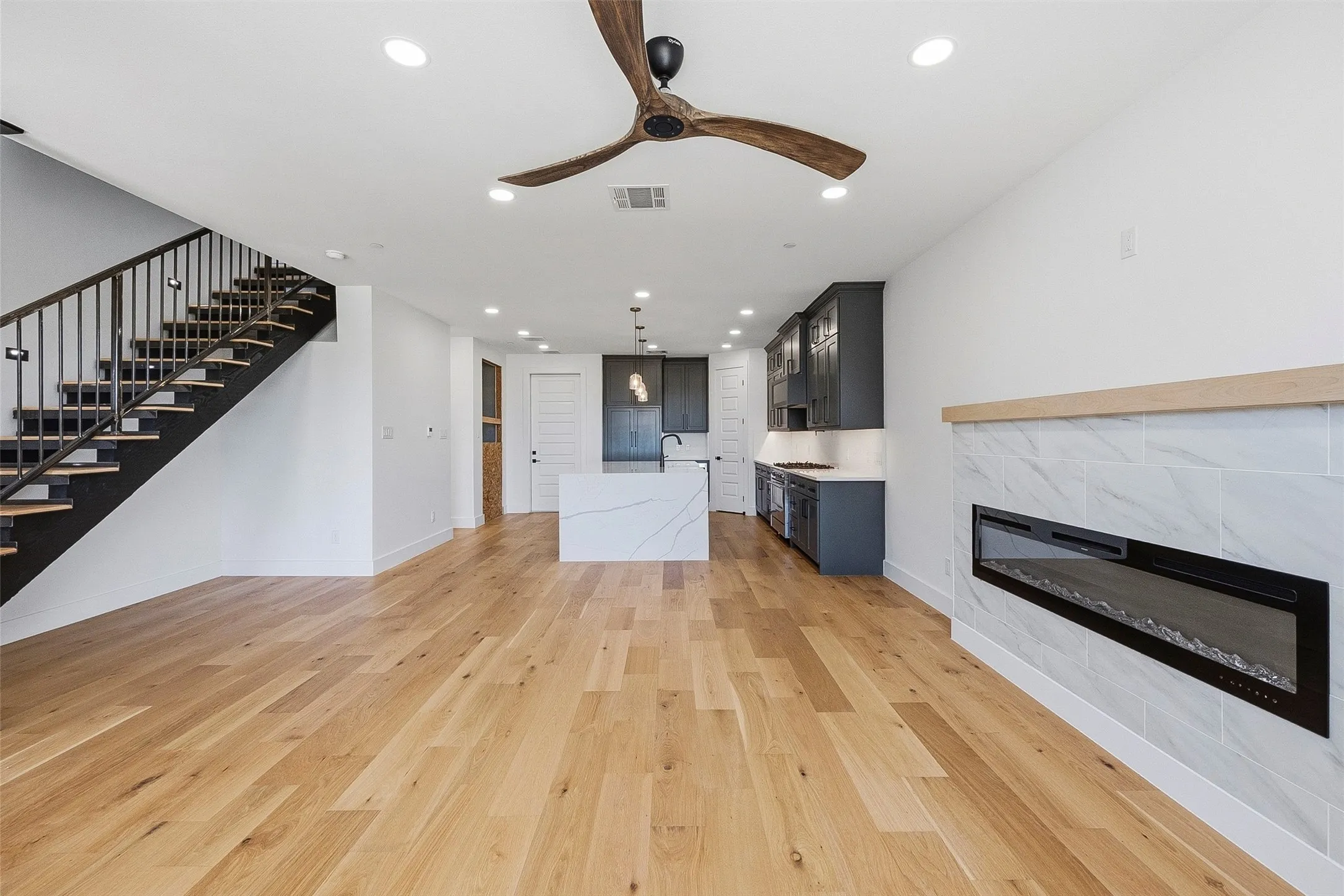 Townhouse For Sale in Tarrant County , 404 Vista Buena Trail, Fort Worth, Texas 76111, 4 Bedroom, 5 Bathroom, 2 Garage spaces, 3,026 Sqft, built in 2025, mls#21370222, Real Estate Agent in Fort Worth, Homes For Sale in Tarrant county, Homes For Sale in Fort Worth, Realtor in Fort Worth Texas, Real Estate Brokerage Independent Realty Texas, Luminita Cordes Realtor