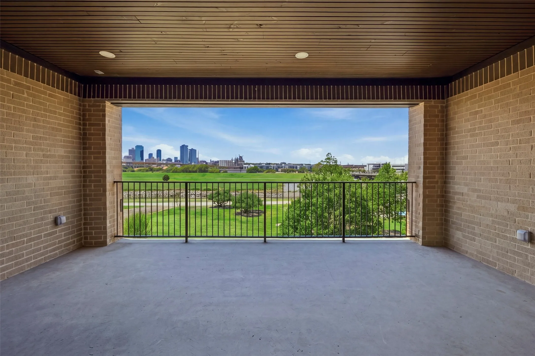 Townhouse For Sale in Tarrant County , 404 Vista Buena Trail, Fort Worth, Texas 76111, 4 Bedroom, 5 Bathroom, 2 Garage spaces, 3,026 Sqft, built in 2025, mls#21370222, Real Estate Agent in Fort Worth, Homes For Sale in Tarrant county, Homes For Sale in Fort Worth, Realtor in Fort Worth Texas, Real Estate Brokerage Independent Realty Texas, Luminita Cordes Realtor
