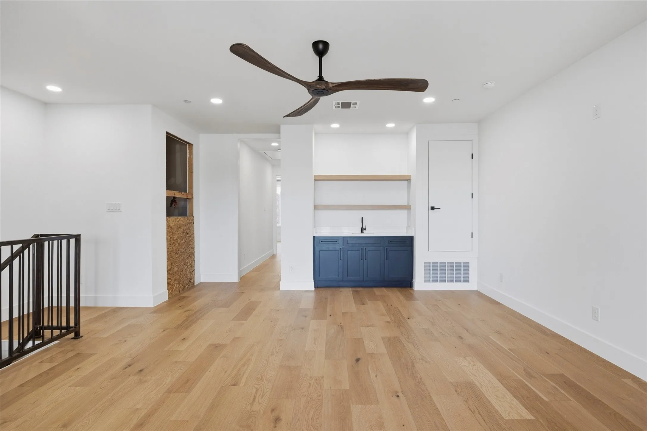 Townhouse For Sale in Tarrant County , 404 Vista Buena Trail, Fort Worth, Texas 76111, 4 Bedroom, 5 Bathroom, 2 Garage spaces, 3,026 Sqft, built in 2025, mls#21370222, Real Estate Agent in Fort Worth, Homes For Sale in Tarrant county, Homes For Sale in Fort Worth, Realtor in Fort Worth Texas, Real Estate Brokerage Independent Realty Texas, Luminita Cordes Realtor