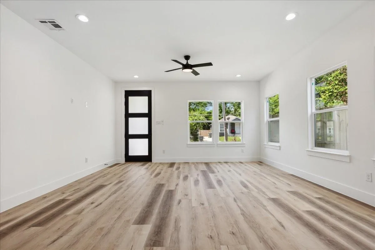 Single Family Residence For Rent in Dallas County , 3930 Coolidge Street, Dallas, Texas 75215, 4 Bedroom, 2 Bathroom, 2 Garage spaces, 1,663 Sqft, built in 2023, mls#21370261, Real Estate Agent in Dallas, Homes For Rent in Dallas county, Homes For Rent in Dallas, Realtor in Dallas Texas, Real Estate Brokerage Independent Realty Texas, Luminita Cordes Realtor