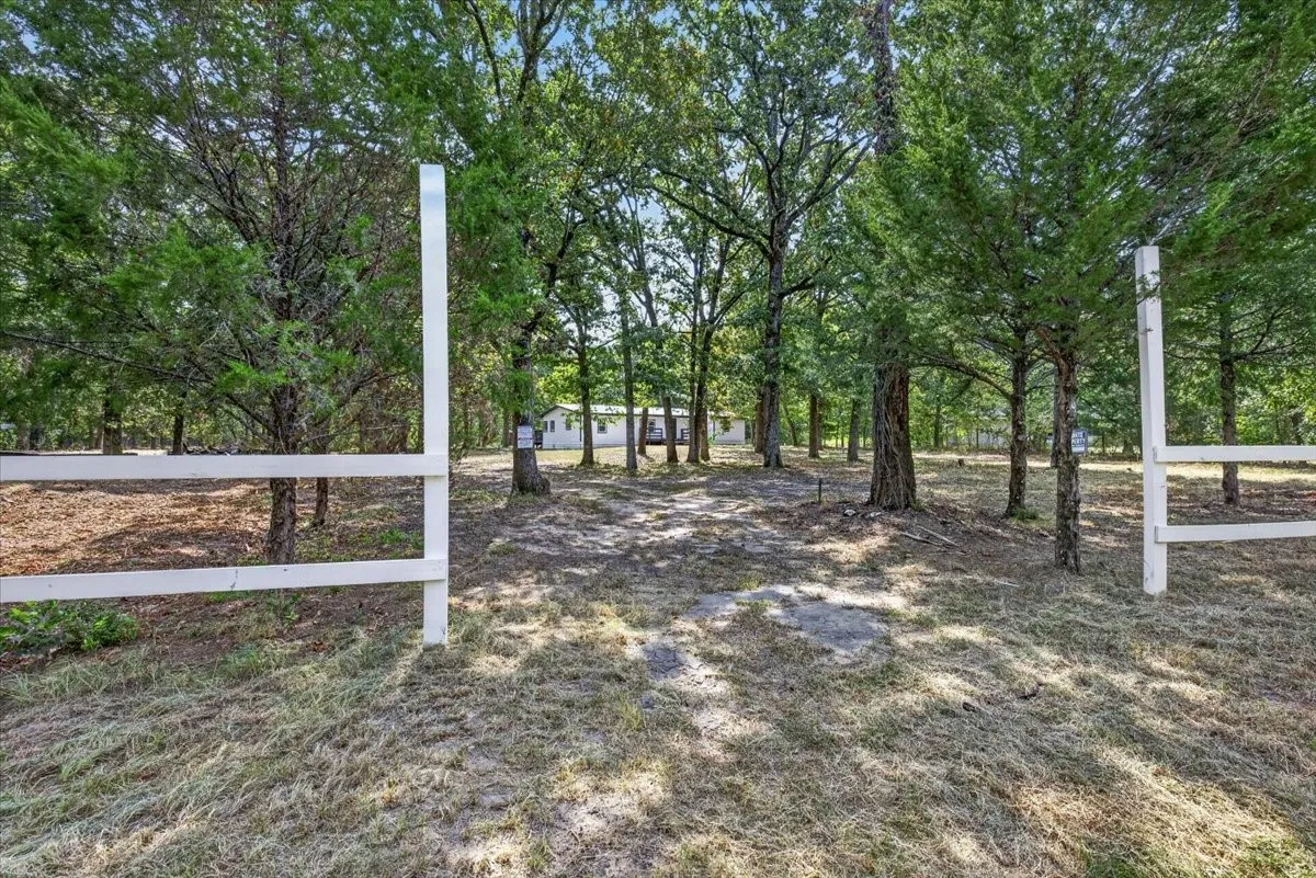 Mobile Home For Sale in Van Zandt County , 967 County Road 1524, Grand Saline, Texas 75140, 3 Bedroom, 2 Bathroom, Garage spaces, 1,541 Sqft, built in 1994, mls#21368871, Real Estate Agent in Grand Saline, Homes For Sale in Van Zandt county, Homes For Sale in Grand Saline, Realtor in Grand Saline Texas, Real Estate Brokerage Independent Realty Texas, Luminita Cordes Realtor