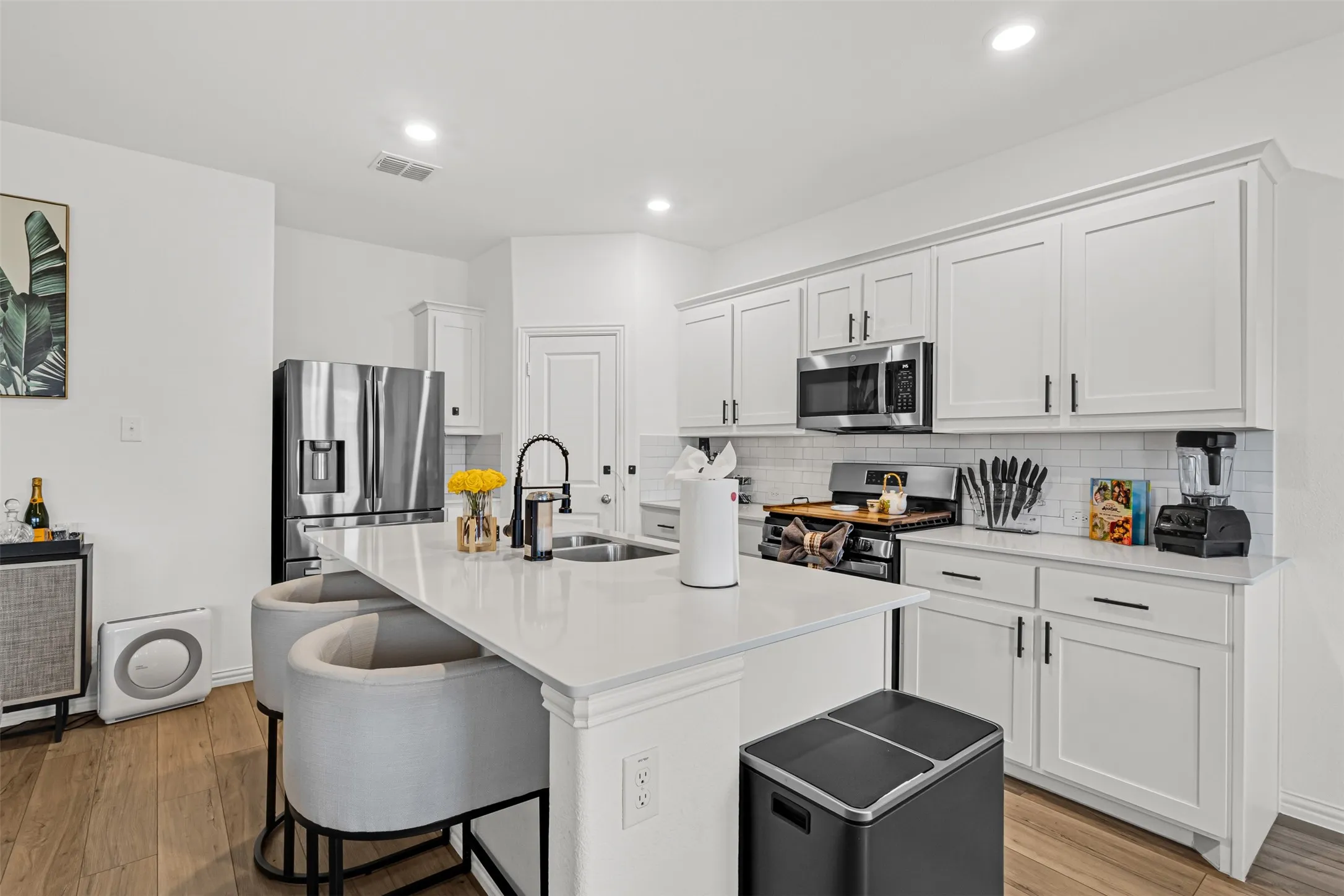 Single Family Residence For Rent in Denton County , 3113 Kaufman Court, Little Elm, Texas 75068, 3 Bedroom, 2 Bathroom, 2 Garage spaces, 1,602 Sqft, built in 2022, mls#21368070, Real Estate Agent in Little Elm, Homes For Rent in Denton county, Homes For Rent in Little Elm, Realtor in Little Elm Texas, Real Estate Brokerage Independent Realty Texas, Luminita Cordes Realtor