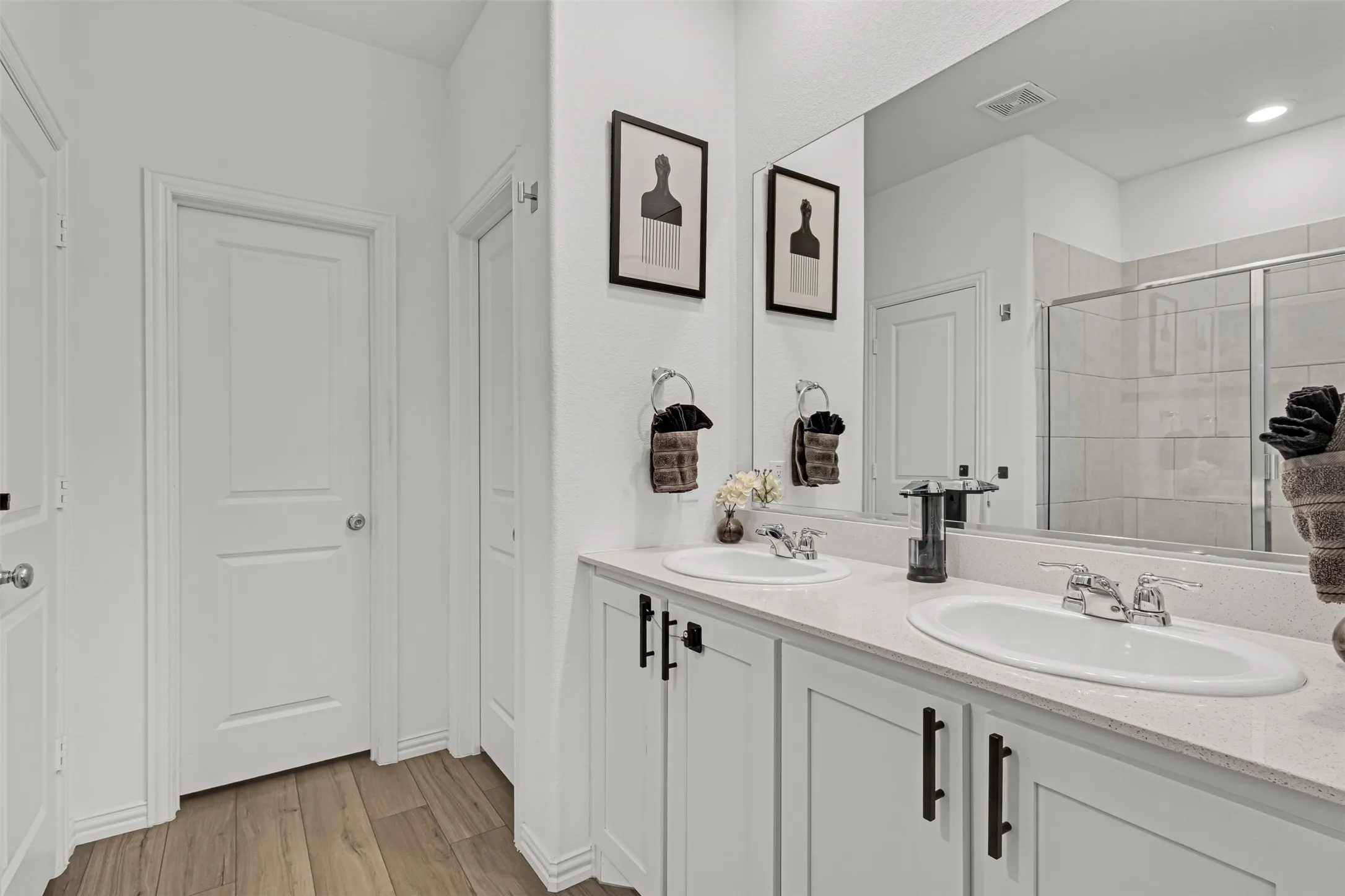 Single Family Residence For Rent in Denton County , 3113 Kaufman Court, Little Elm, Texas 75068, 3 Bedroom, 2 Bathroom, 2 Garage spaces, 1,602 Sqft, built in 2022, mls#21368070, Real Estate Agent in Little Elm, Homes For Rent in Denton county, Homes For Rent in Little Elm, Realtor in Little Elm Texas, Real Estate Brokerage Independent Realty Texas, Luminita Cordes Realtor