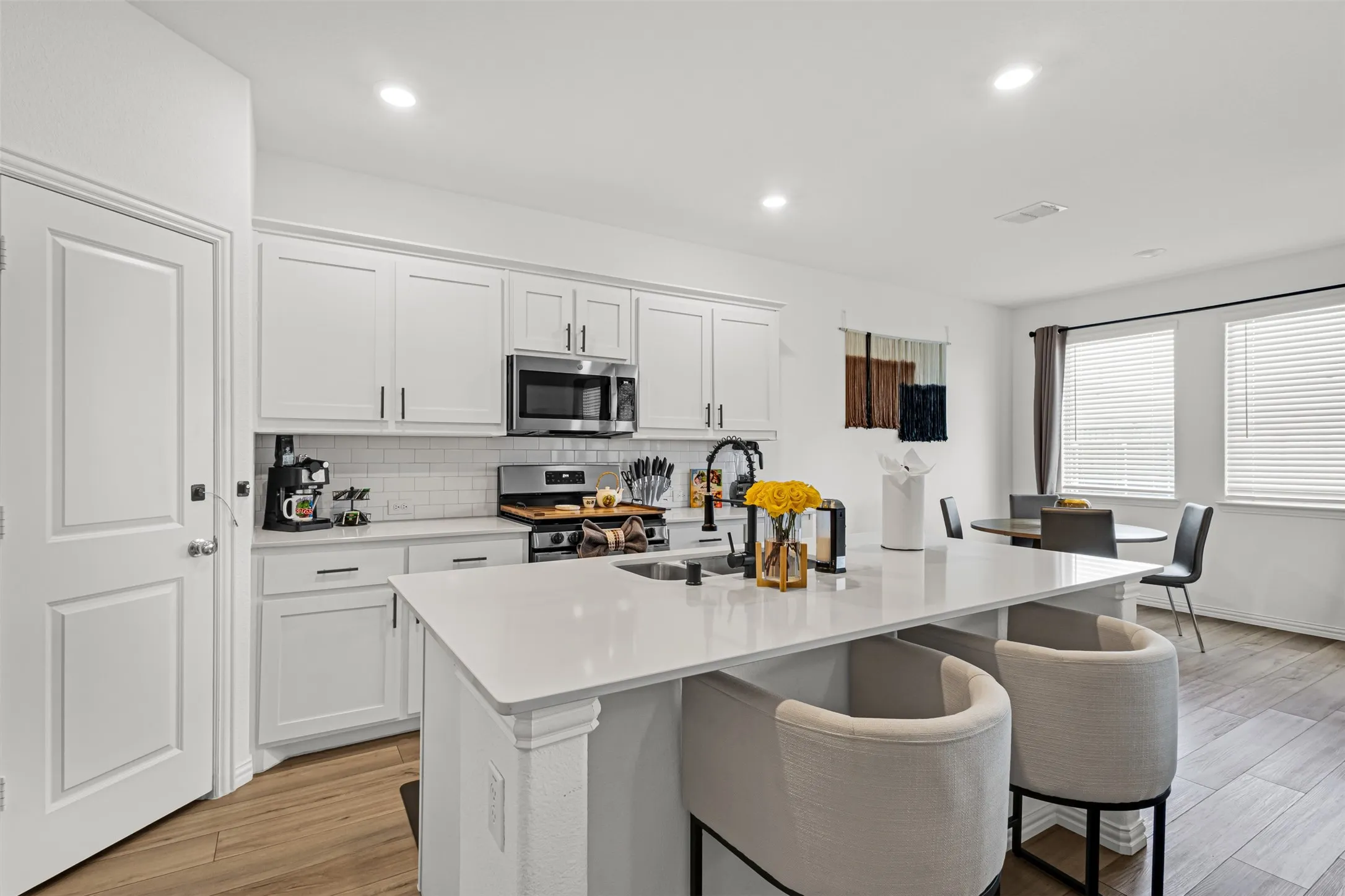 Single Family Residence For Rent in Denton County , 3113 Kaufman Court, Little Elm, Texas 75068, 3 Bedroom, 2 Bathroom, 2 Garage spaces, 1,602 Sqft, built in 2022, mls#21368070, Real Estate Agent in Little Elm, Homes For Rent in Denton county, Homes For Rent in Little Elm, Realtor in Little Elm Texas, Real Estate Brokerage Independent Realty Texas, Luminita Cordes Realtor
