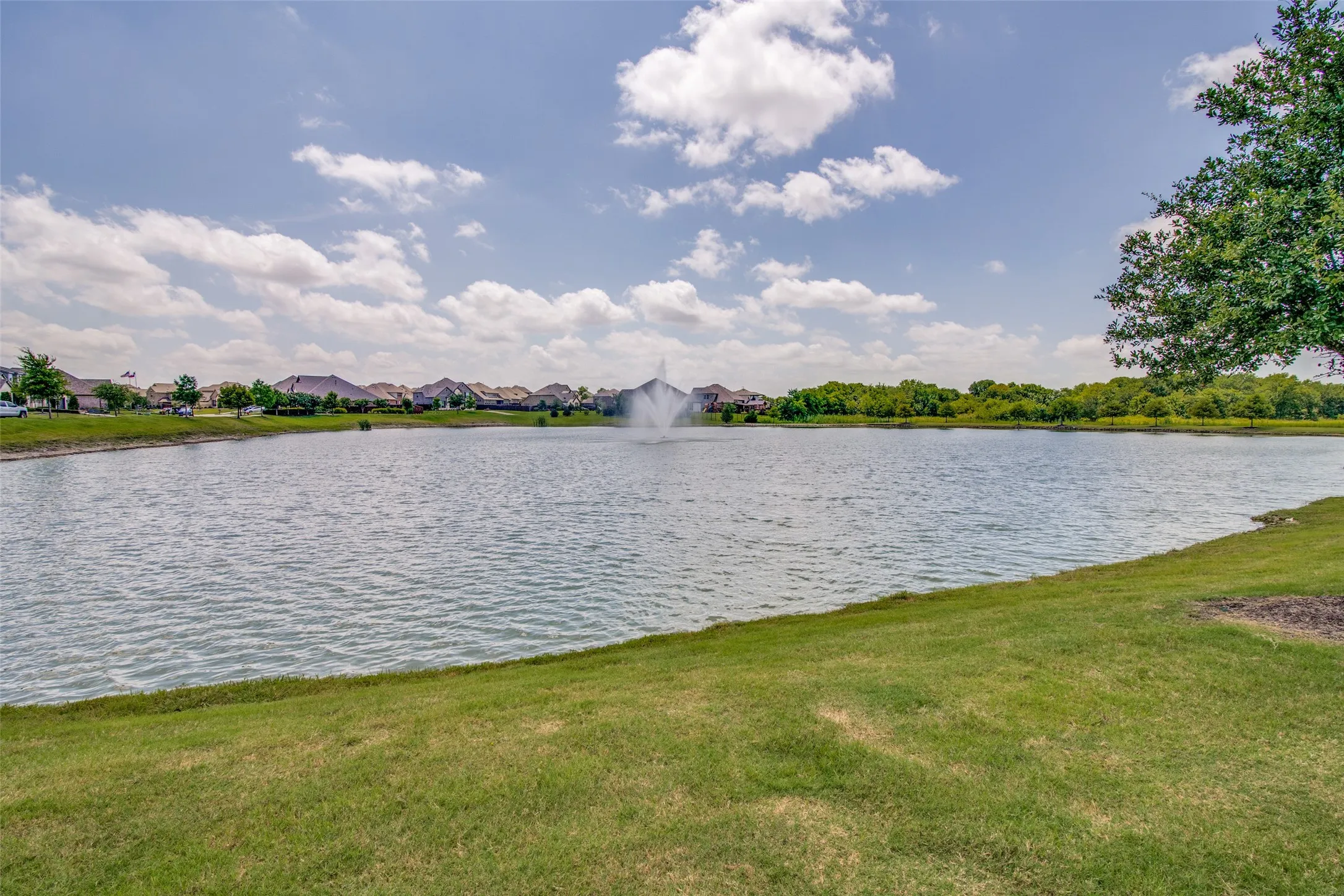 Single Family Residence For Sale in Rockwall County , 1733 Amarone Lane, Mclendon Chisholm, Texas 75032, 4 Bedroom, 4 Bathroom, 3 Garage spaces, 2,705 Sqft, built in 2020, mls#21367004, Real Estate Agent in Mclendon Chisholm, Homes For Sale in Rockwall county, Homes For Sale in Mclendon Chisholm, Realtor in Mclendon Chisholm Texas, Real Estate Brokerage Independent Realty Texas, Luminita Cordes Realtor