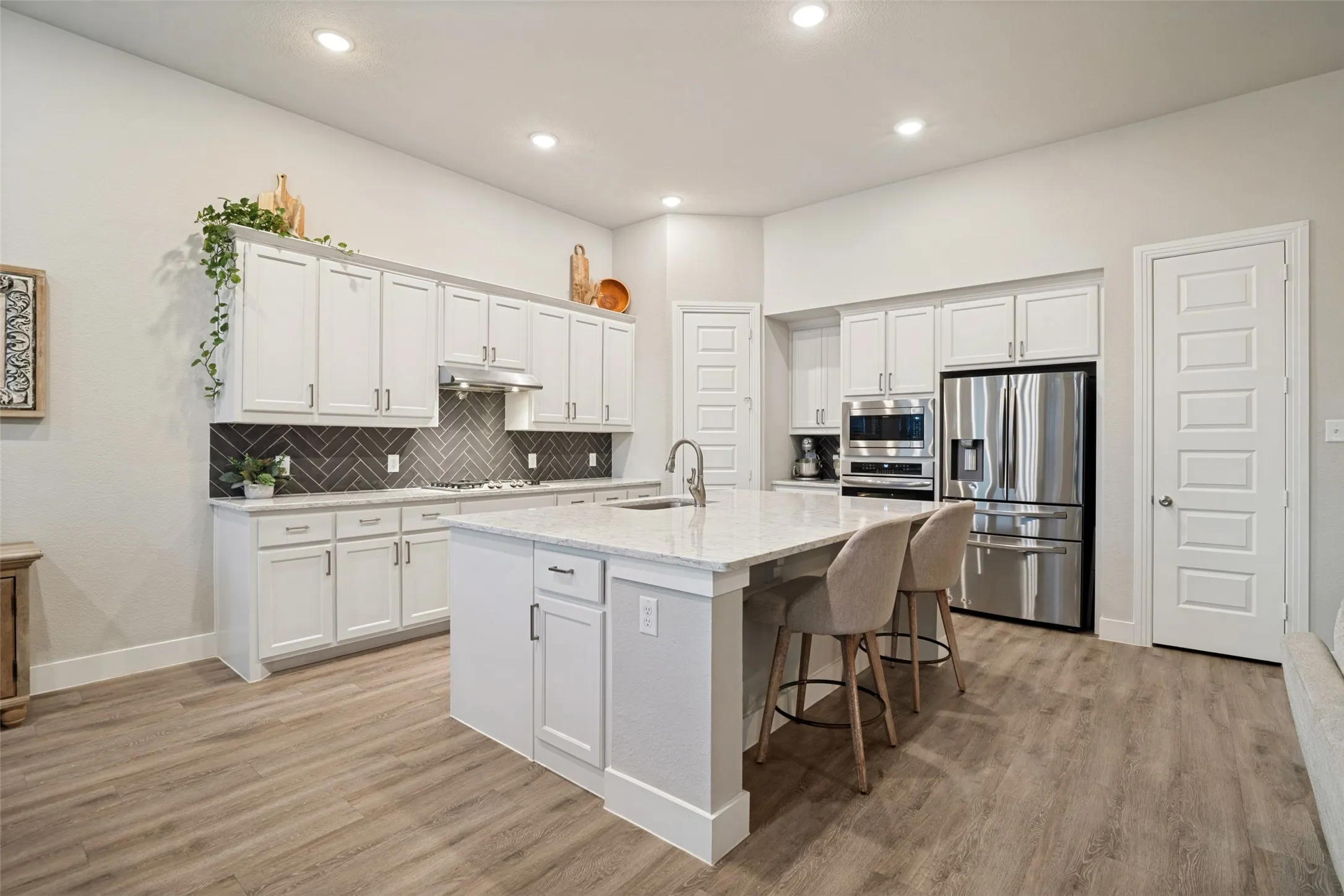 Single Family Residence For Sale in Rockwall County , 1733 Amarone Lane, Mclendon Chisholm, Texas 75032, 4 Bedroom, 4 Bathroom, 3 Garage spaces, 2,705 Sqft, built in 2020, mls#21367004, Real Estate Agent in Mclendon Chisholm, Homes For Sale in Rockwall county, Homes For Sale in Mclendon Chisholm, Realtor in Mclendon Chisholm Texas, Real Estate Brokerage Independent Realty Texas, Luminita Cordes Realtor