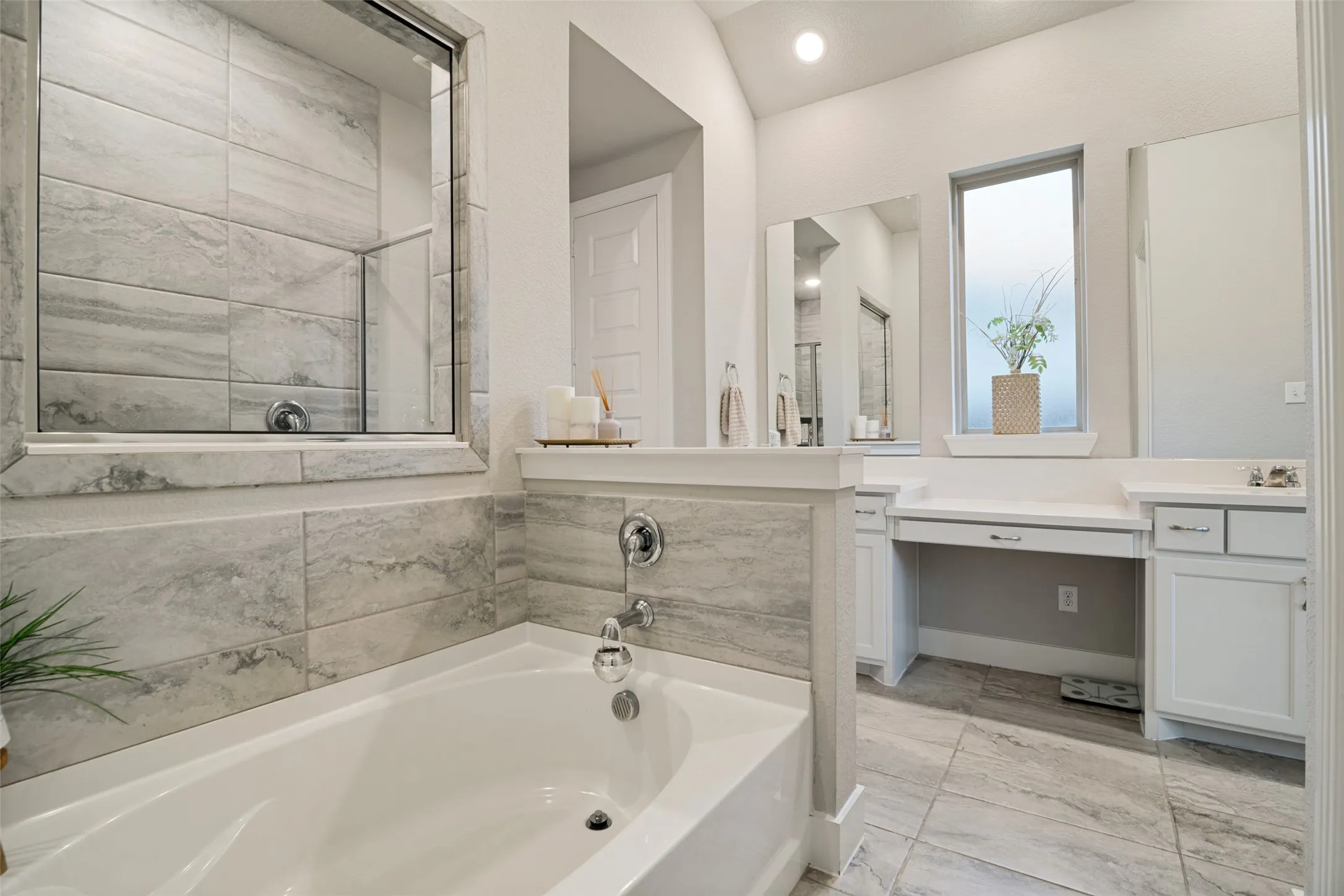 Single Family Residence For Sale in Rockwall County , 1733 Amarone Lane, Mclendon Chisholm, Texas 75032, 4 Bedroom, 4 Bathroom, 3 Garage spaces, 2,705 Sqft, built in 2020, mls#21367004, Real Estate Agent in Mclendon Chisholm, Homes For Sale in Rockwall county, Homes For Sale in Mclendon Chisholm, Realtor in Mclendon Chisholm Texas, Real Estate Brokerage Independent Realty Texas, Luminita Cordes Realtor