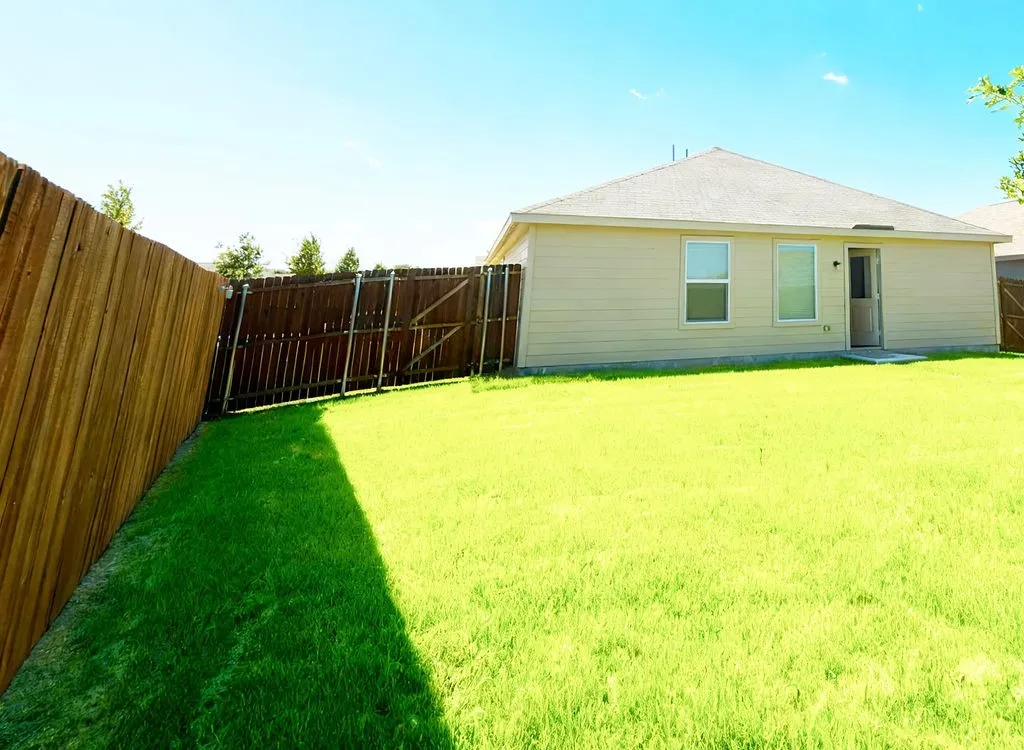 Single Family Residence For Rent in Collin County , 7855 Rutherford Lane, Mc Kinney, Texas 75071, 3 Bedroom, 2 Bathroom, 2 Garage spaces, 1,271 Sqft, built in 2024, mls#21370269, Real Estate Agent in Mc Kinney, Homes For Rent in Collin county, Homes For Rent in Mc Kinney, Realtor in Mc Kinney Texas, Real Estate Brokerage Independent Realty Texas, Luminita Cordes Realtor