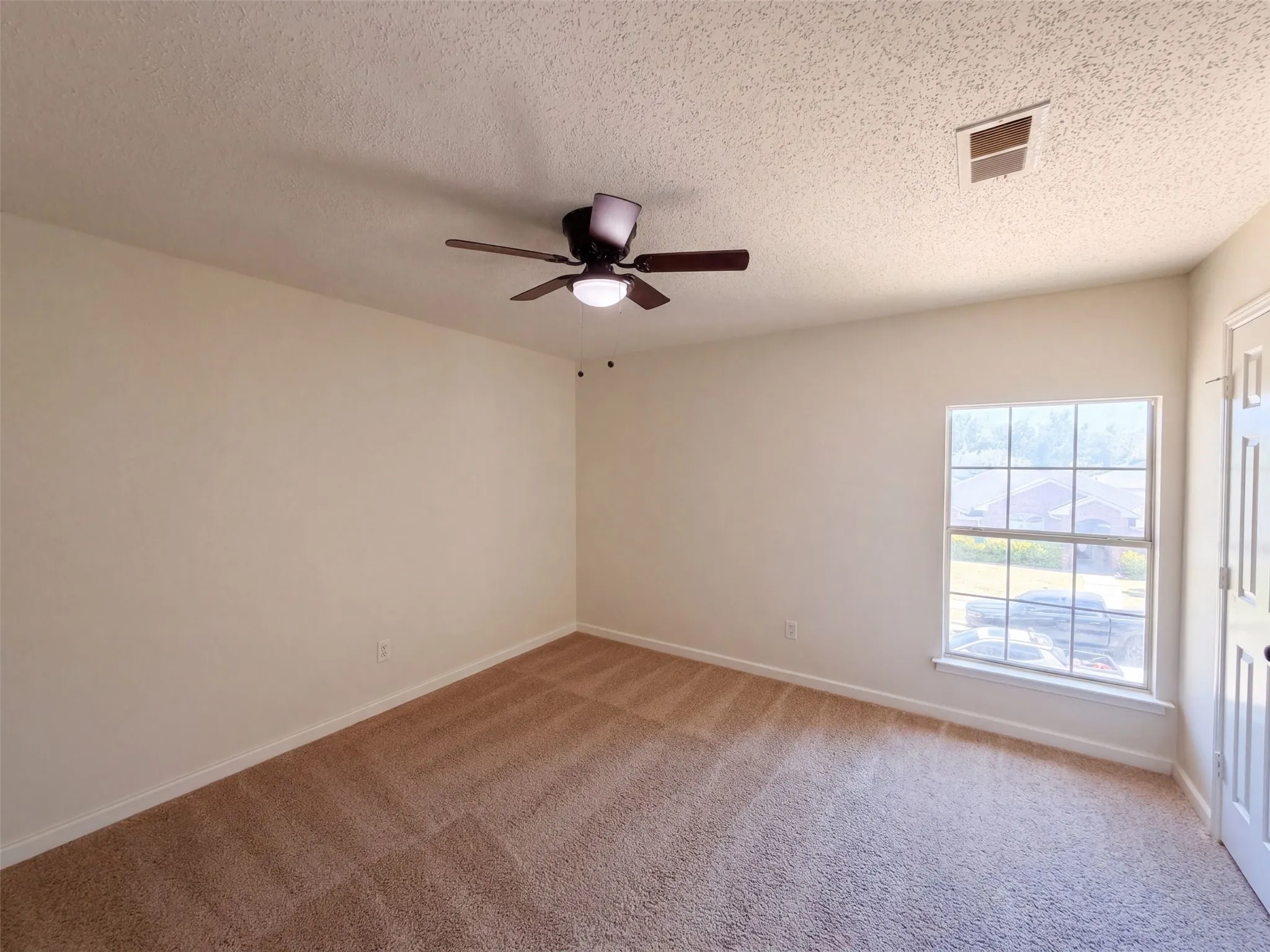 Single Family Residence For Sale in Dallas County , 2405 Waterloo Lane, Mesquite, Texas 75181, 4 Bedroom, 3 Bathroom, 2 Garage spaces, 2,632 Sqft, built in 1990, mls#21370272, Real Estate Agent in Mesquite, Homes For Sale in Dallas county, Homes For Sale in Mesquite, Realtor in Mesquite Texas, Real Estate Brokerage Independent Realty Texas, Luminita Cordes Realtor
