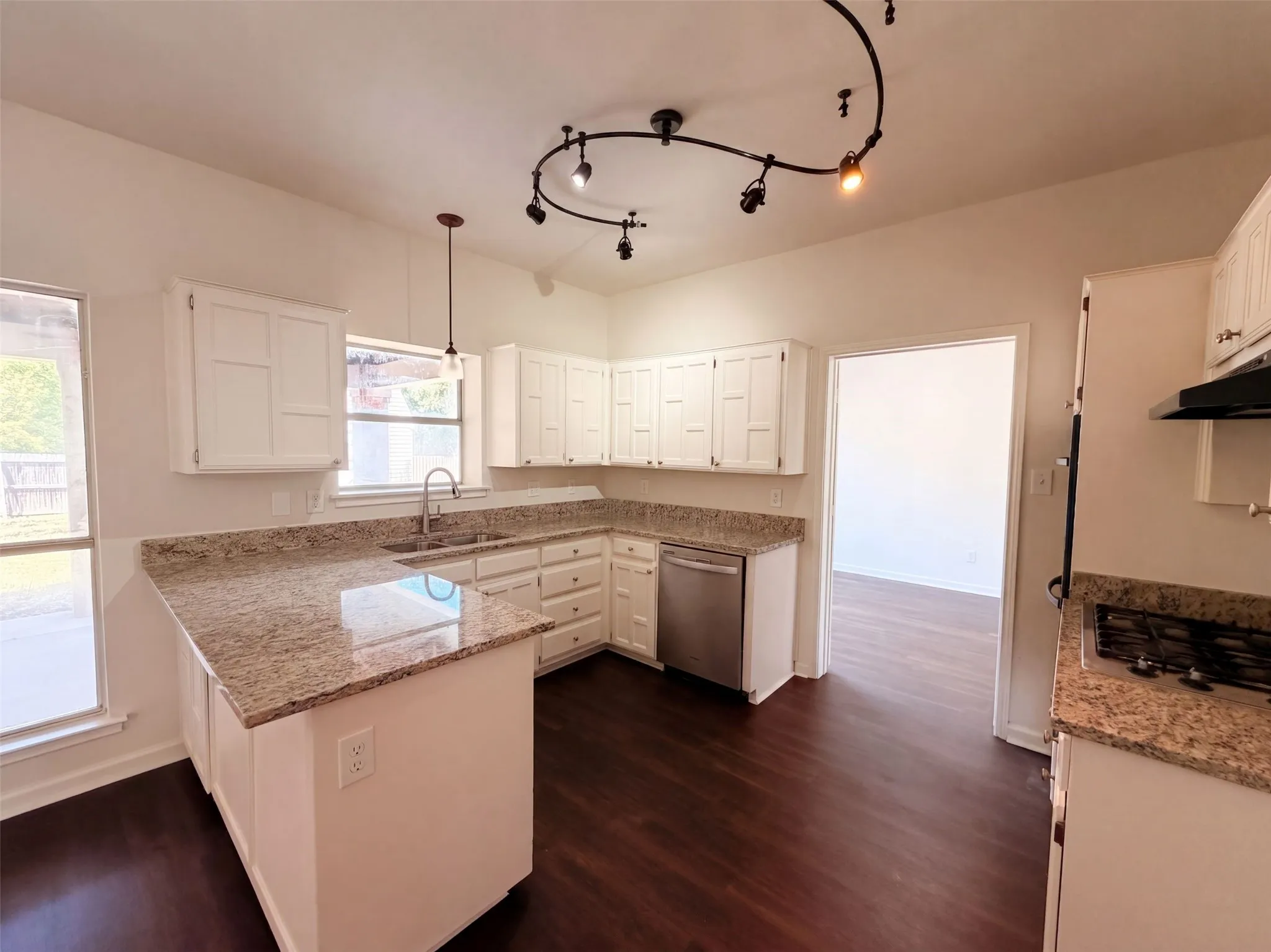 Single Family Residence For Sale in Dallas County , 2405 Waterloo Lane, Mesquite, Texas 75181, 4 Bedroom, 3 Bathroom, 2 Garage spaces, 2,632 Sqft, built in 1990, mls#21370272, Real Estate Agent in Mesquite, Homes For Sale in Dallas county, Homes For Sale in Mesquite, Realtor in Mesquite Texas, Real Estate Brokerage Independent Realty Texas, Luminita Cordes Realtor