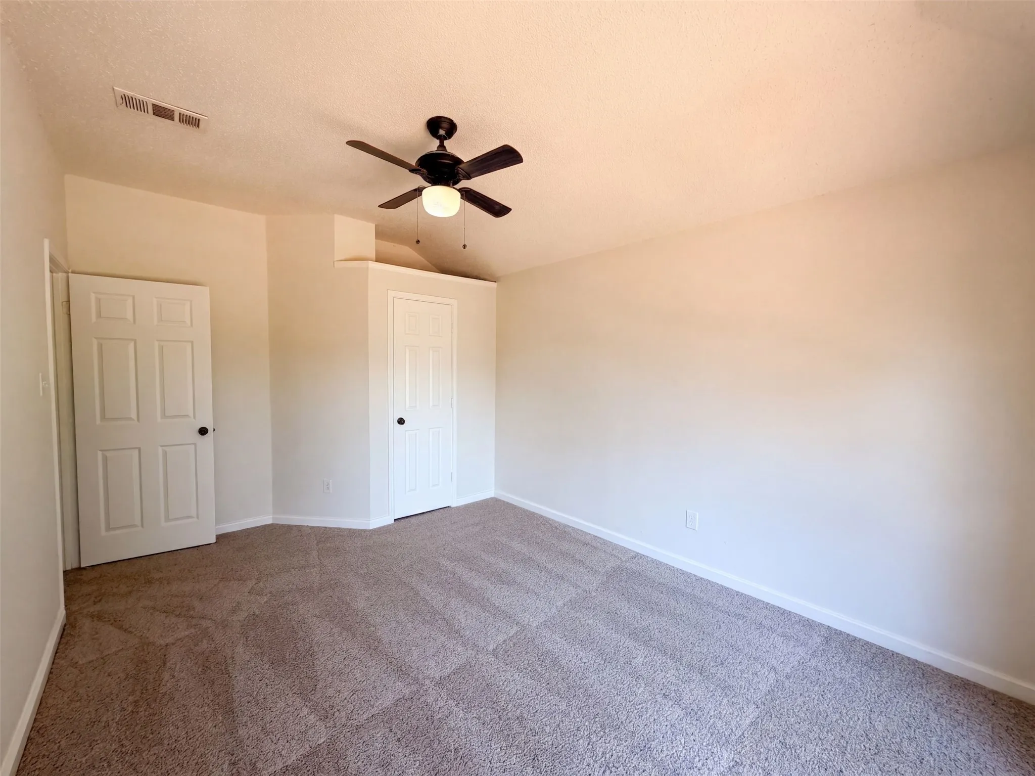 Single Family Residence For Sale in Dallas County , 2405 Waterloo Lane, Mesquite, Texas 75181, 4 Bedroom, 3 Bathroom, 2 Garage spaces, 2,632 Sqft, built in 1990, mls#21370272, Real Estate Agent in Mesquite, Homes For Sale in Dallas county, Homes For Sale in Mesquite, Realtor in Mesquite Texas, Real Estate Brokerage Independent Realty Texas, Luminita Cordes Realtor