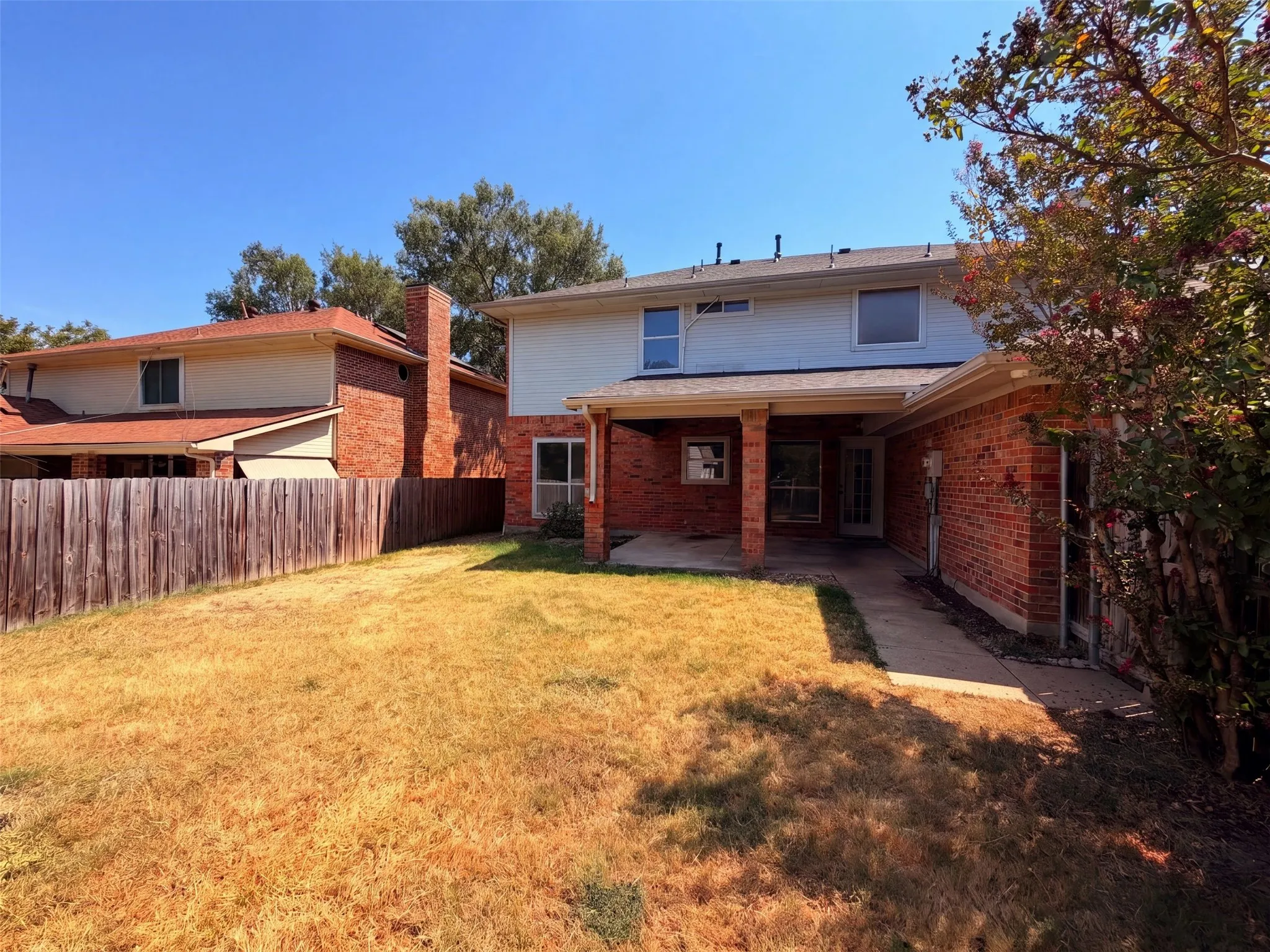 Single Family Residence For Sale in Dallas County , 2405 Waterloo Lane, Mesquite, Texas 75181, 4 Bedroom, 3 Bathroom, 2 Garage spaces, 2,632 Sqft, built in 1990, mls#21370272, Real Estate Agent in Mesquite, Homes For Sale in Dallas county, Homes For Sale in Mesquite, Realtor in Mesquite Texas, Real Estate Brokerage Independent Realty Texas, Luminita Cordes Realtor
