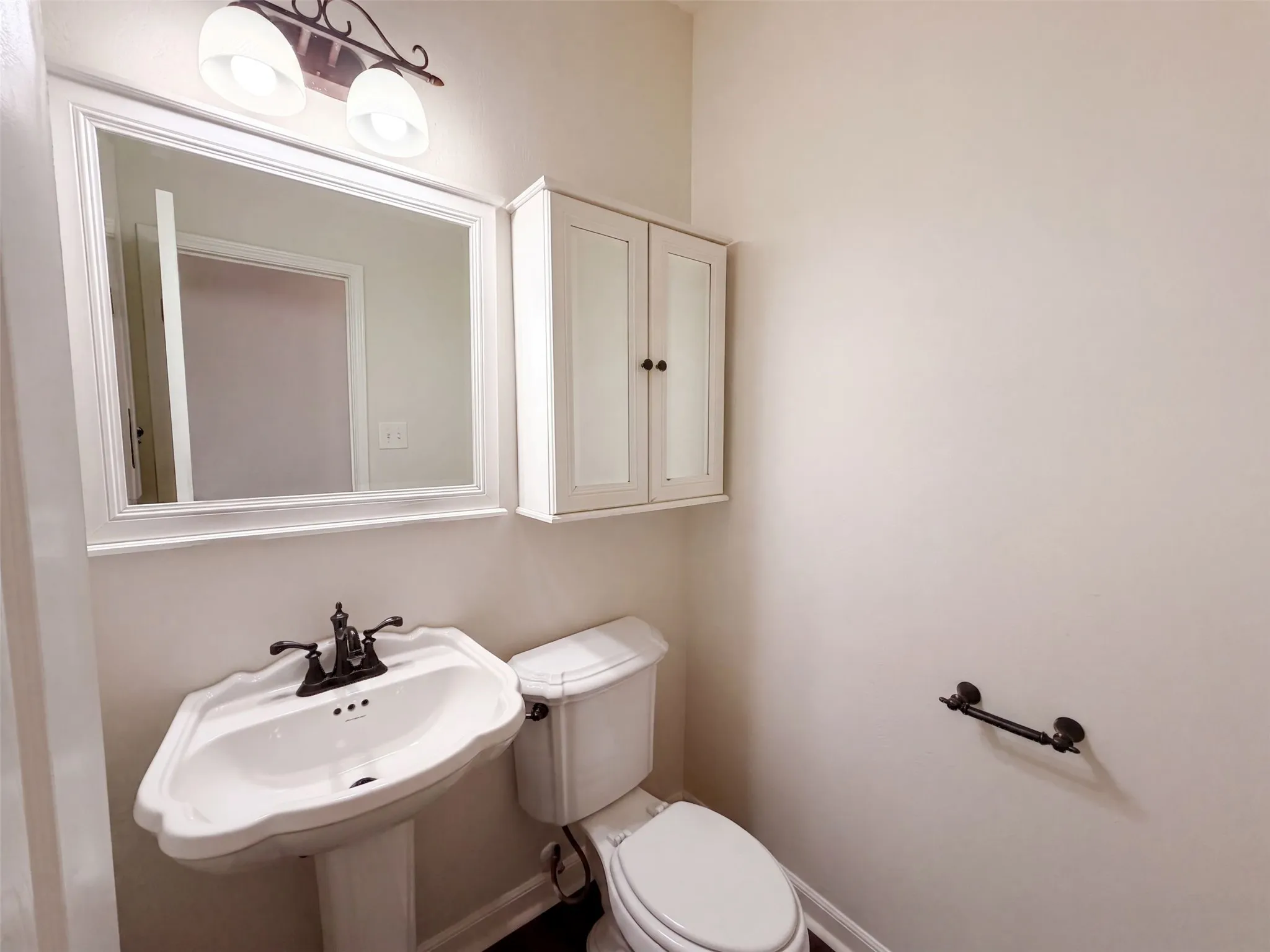 Single Family Residence For Sale in Dallas County , 2405 Waterloo Lane, Mesquite, Texas 75181, 4 Bedroom, 3 Bathroom, 2 Garage spaces, 2,632 Sqft, built in 1990, mls#21370272, Real Estate Agent in Mesquite, Homes For Sale in Dallas county, Homes For Sale in Mesquite, Realtor in Mesquite Texas, Real Estate Brokerage Independent Realty Texas, Luminita Cordes Realtor