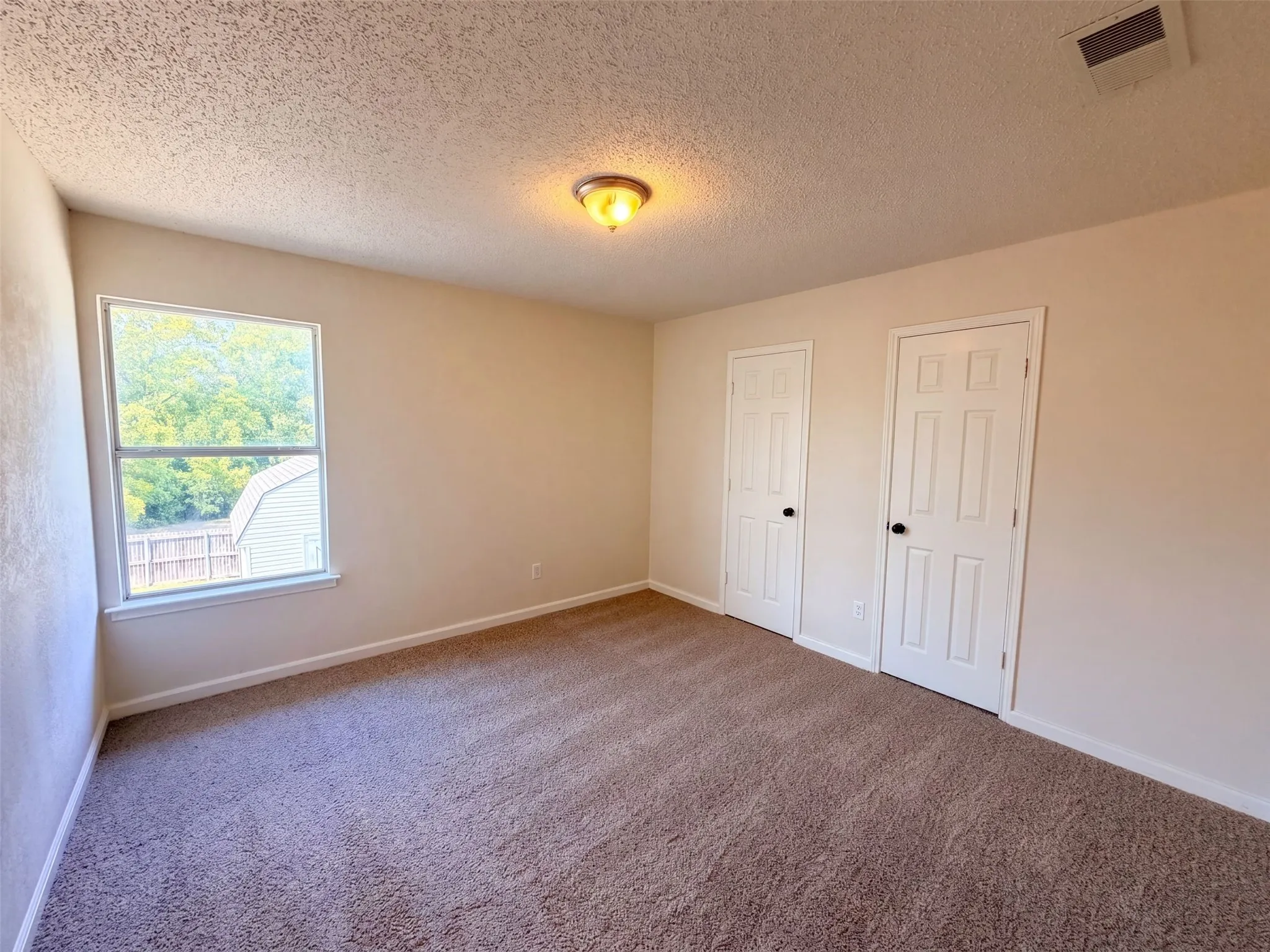 Single Family Residence For Sale in Dallas County , 2405 Waterloo Lane, Mesquite, Texas 75181, 4 Bedroom, 3 Bathroom, 2 Garage spaces, 2,632 Sqft, built in 1990, mls#21370272, Real Estate Agent in Mesquite, Homes For Sale in Dallas county, Homes For Sale in Mesquite, Realtor in Mesquite Texas, Real Estate Brokerage Independent Realty Texas, Luminita Cordes Realtor