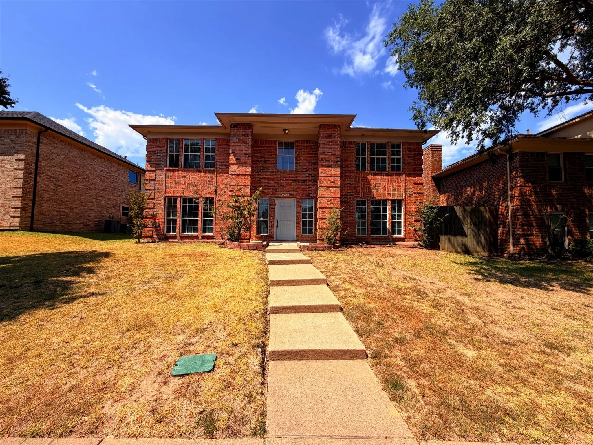 Single Family Residence For Sale in Dallas County , 2405 Waterloo Lane, Mesquite, Texas 75181, 4 Bedroom, 3 Bathroom, 2 Garage spaces, 2,632 Sqft, built in 1990, mls#21370272, Real Estate Agent in Mesquite, Homes For Sale in Dallas county, Homes For Sale in Mesquite, Realtor in Mesquite Texas, Real Estate Brokerage Independent Realty Texas, Luminita Cordes Realtor