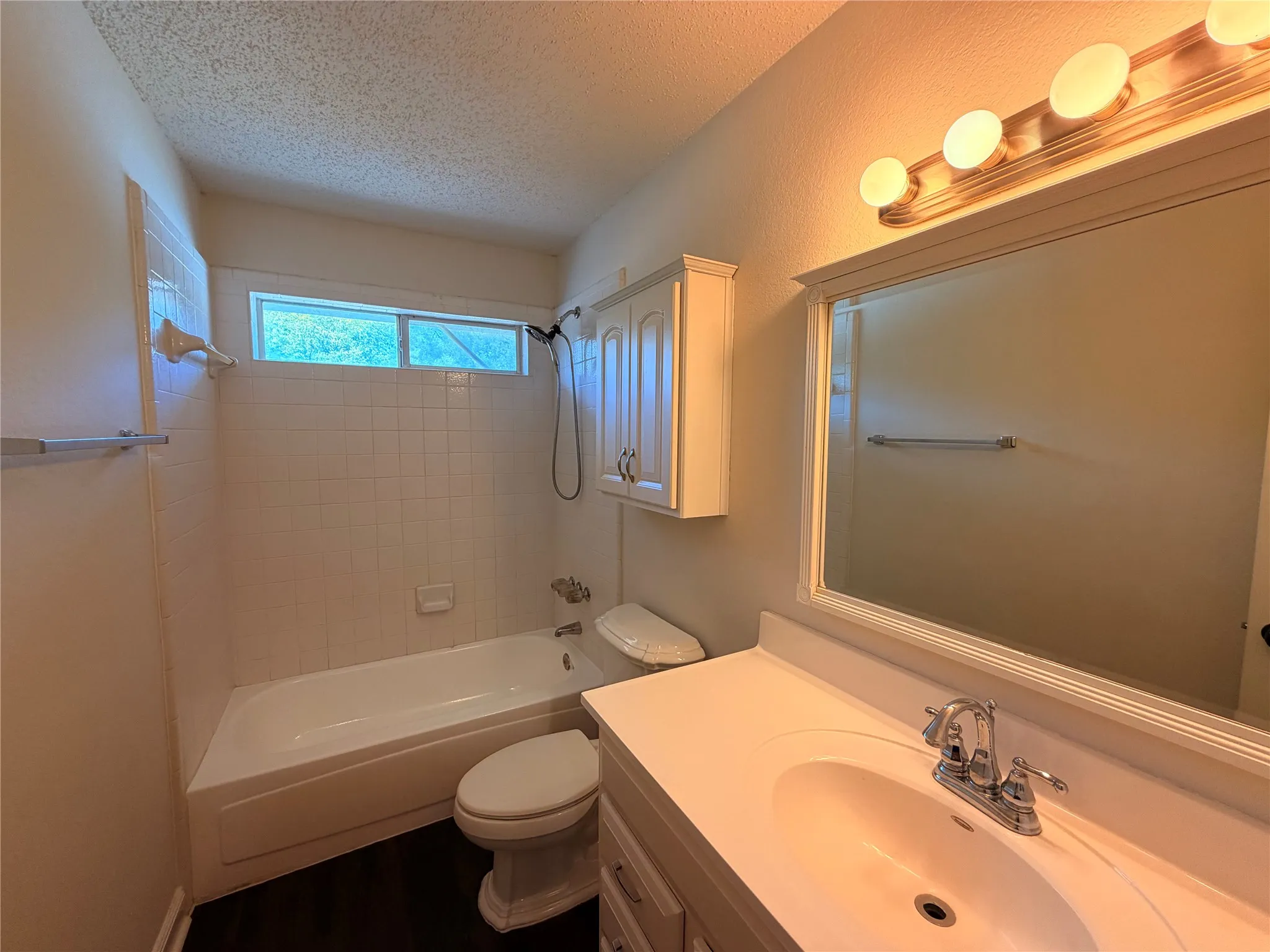 Single Family Residence For Sale in Dallas County , 2405 Waterloo Lane, Mesquite, Texas 75181, 4 Bedroom, 3 Bathroom, 2 Garage spaces, 2,632 Sqft, built in 1990, mls#21370272, Real Estate Agent in Mesquite, Homes For Sale in Dallas county, Homes For Sale in Mesquite, Realtor in Mesquite Texas, Real Estate Brokerage Independent Realty Texas, Luminita Cordes Realtor