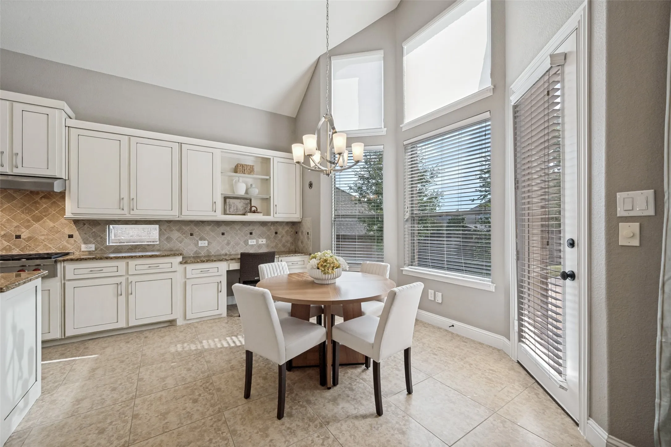 Single Family Residence For Sale in Tarrant County , 1713 Sterling Trace Drive, Keller, Texas 76248, 5 Bedroom, 4 Bathroom, 3 Garage spaces, 3,992 Sqft, built in 2008, mls#21370119, Real Estate Agent in Keller, Homes For Sale in Tarrant county, Homes For Sale in Keller, Realtor in Keller Texas, Real Estate Brokerage Independent Realty Texas, Luminita Cordes Realtor