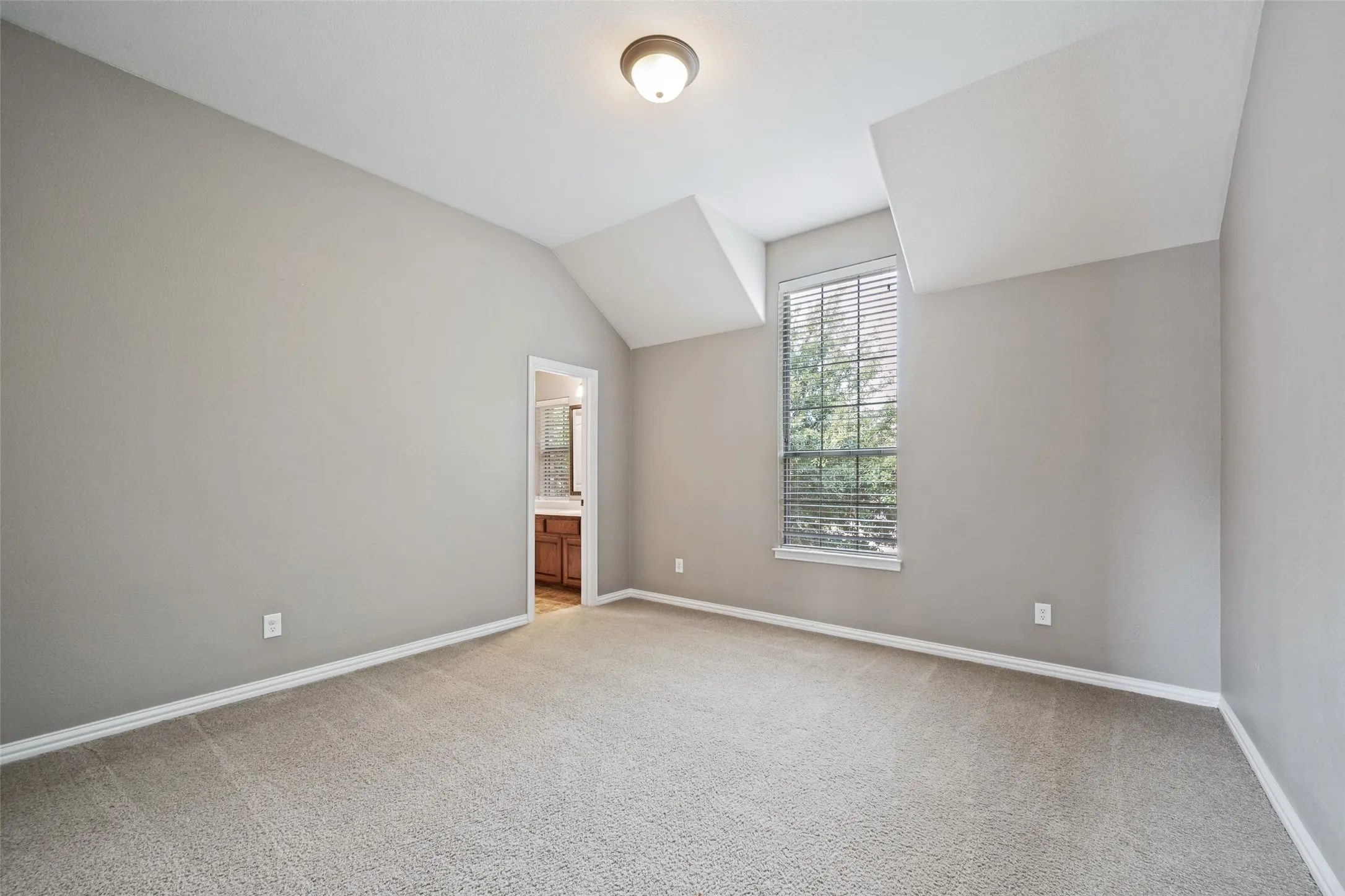 Single Family Residence For Sale in Tarrant County , 1713 Sterling Trace Drive, Keller, Texas 76248, 5 Bedroom, 4 Bathroom, 3 Garage spaces, 3,992 Sqft, built in 2008, mls#21370119, Real Estate Agent in Keller, Homes For Sale in Tarrant county, Homes For Sale in Keller, Realtor in Keller Texas, Real Estate Brokerage Independent Realty Texas, Luminita Cordes Realtor