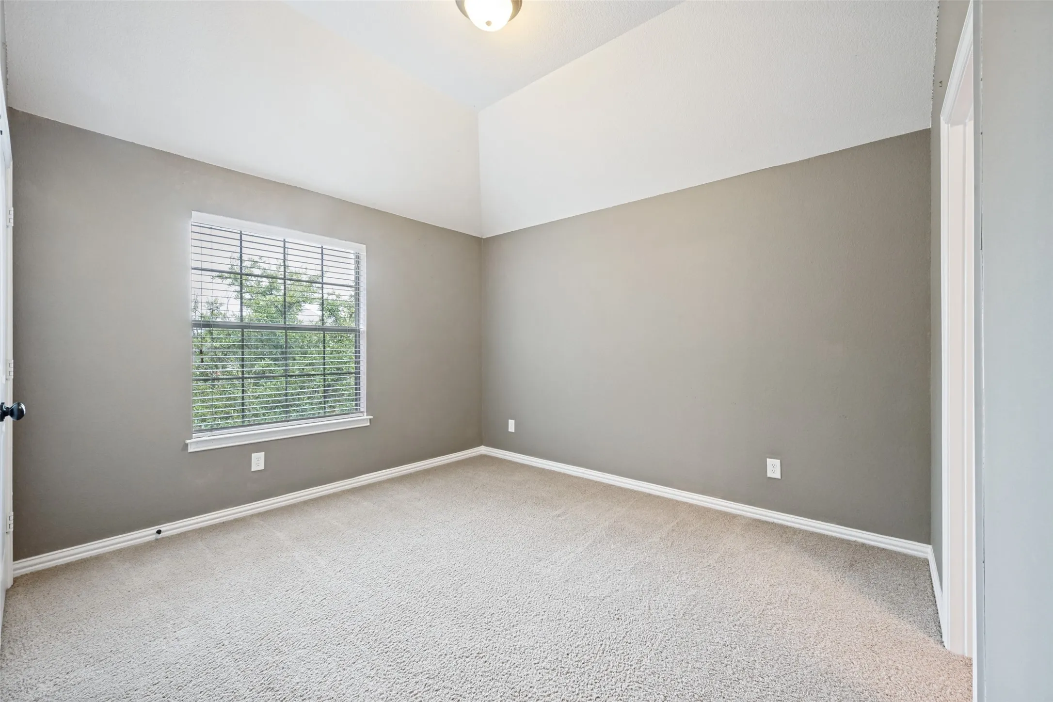 Single Family Residence For Sale in Tarrant County , 1713 Sterling Trace Drive, Keller, Texas 76248, 5 Bedroom, 4 Bathroom, 3 Garage spaces, 3,992 Sqft, built in 2008, mls#21370119, Real Estate Agent in Keller, Homes For Sale in Tarrant county, Homes For Sale in Keller, Realtor in Keller Texas, Real Estate Brokerage Independent Realty Texas, Luminita Cordes Realtor
