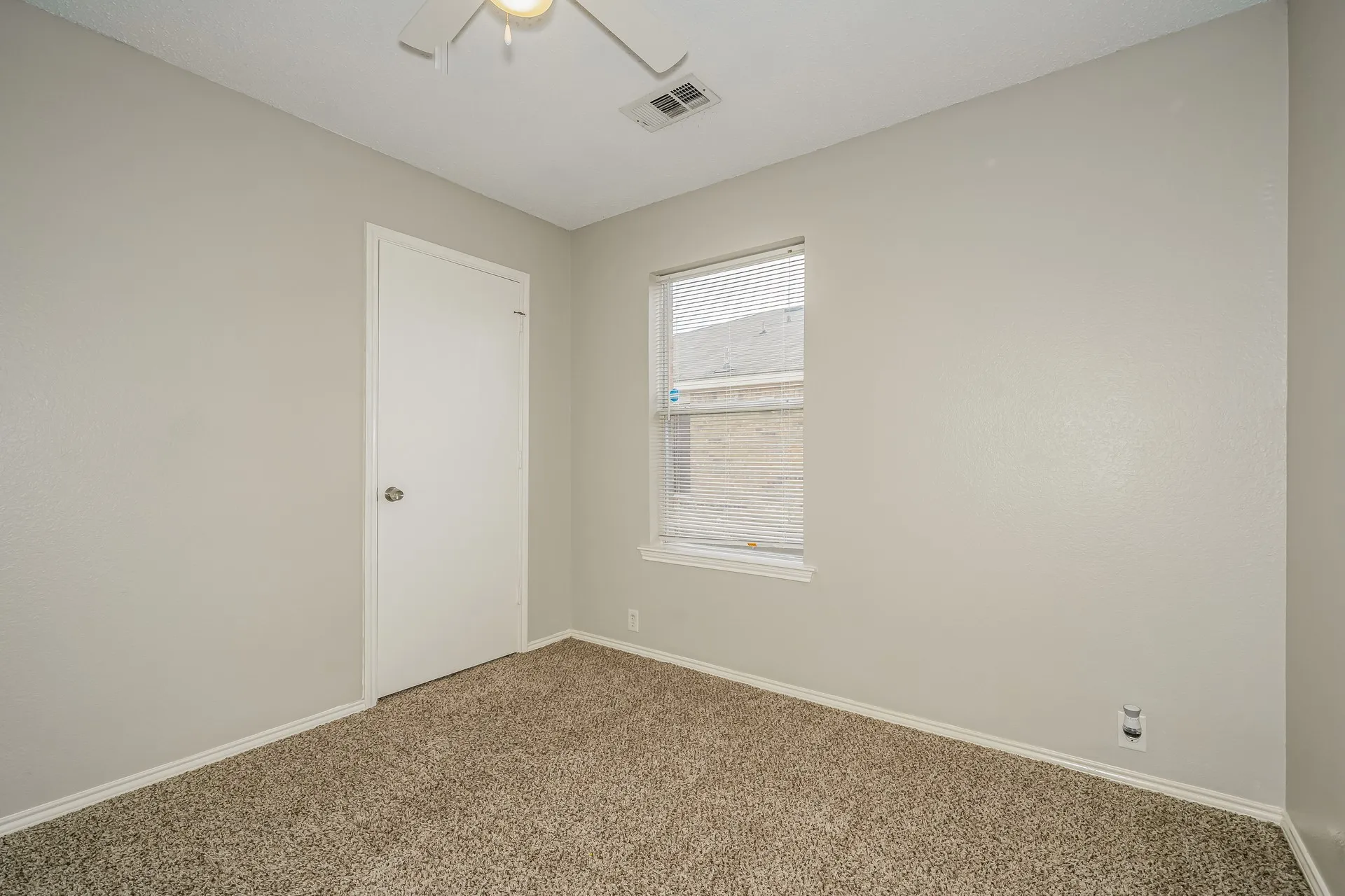 Single Family Residence For Rent in Dallas County , 207 Prentice Drive, Seagoville, Texas 75159, 3 Bedroom, 2 Bathroom, 2 Garage spaces, 1,408 Sqft, built in 2002, mls#21370288, Real Estate Agent in Seagoville, Homes For Rent in Dallas county, Homes For Rent in Seagoville, Realtor in Seagoville Texas, Real Estate Brokerage Independent Realty Texas, Luminita Cordes Realtor
