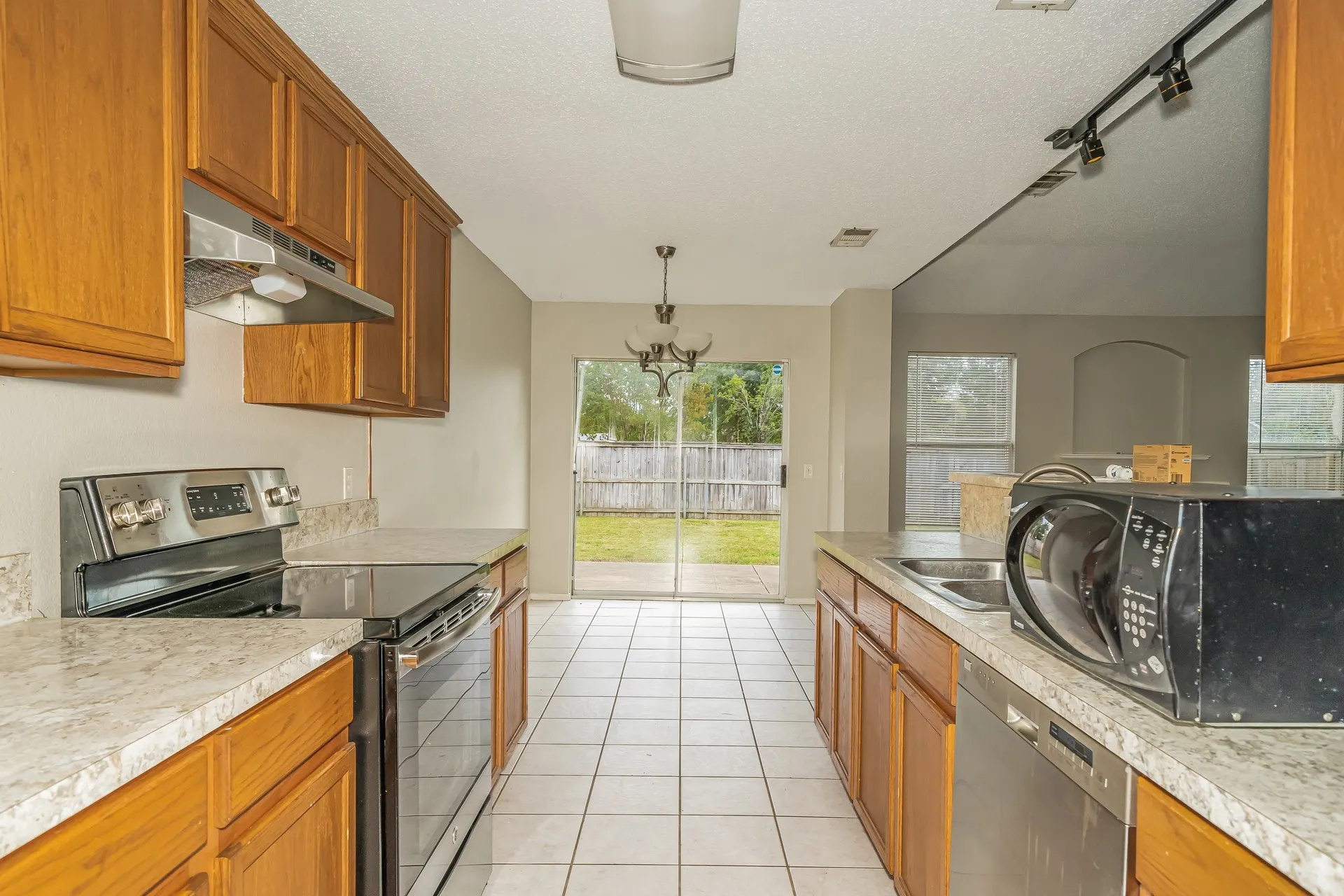 Single Family Residence For Rent in Dallas County , 207 Prentice Drive, Seagoville, Texas 75159, 3 Bedroom, 2 Bathroom, 2 Garage spaces, 1,408 Sqft, built in 2002, mls#21370288, Real Estate Agent in Seagoville, Homes For Rent in Dallas county, Homes For Rent in Seagoville, Realtor in Seagoville Texas, Real Estate Brokerage Independent Realty Texas, Luminita Cordes Realtor