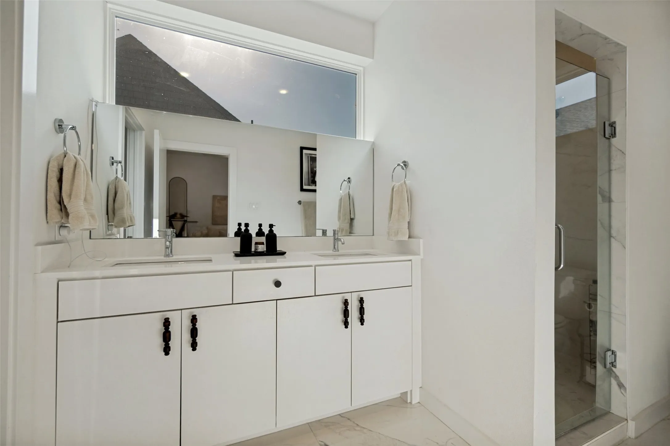 Condominium For Sale in Dallas County , 427 W 10th Street 601, Dallas, Texas 75208, 2 Bedroom, 3 Bathroom, 2 Garage spaces, 1,585 Sqft, built in 2020, mls#21369461, Real Estate Agent in Dallas, Homes For Sale in Dallas county, Homes For Sale in Dallas, Realtor in Dallas Texas, Real Estate Brokerage Independent Realty Texas, Luminita Cordes Realtor