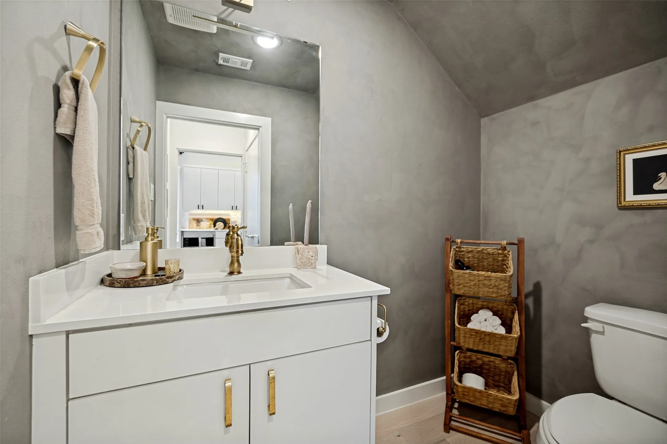 Condominium For Sale in Dallas County , 427 W 10th Street 601, Dallas, Texas 75208, 2 Bedroom, 3 Bathroom, 2 Garage spaces, 1,585 Sqft, built in 2020, mls#21369461, Real Estate Agent in Dallas, Homes For Sale in Dallas county, Homes For Sale in Dallas, Realtor in Dallas Texas, Real Estate Brokerage Independent Realty Texas, Luminita Cordes Realtor