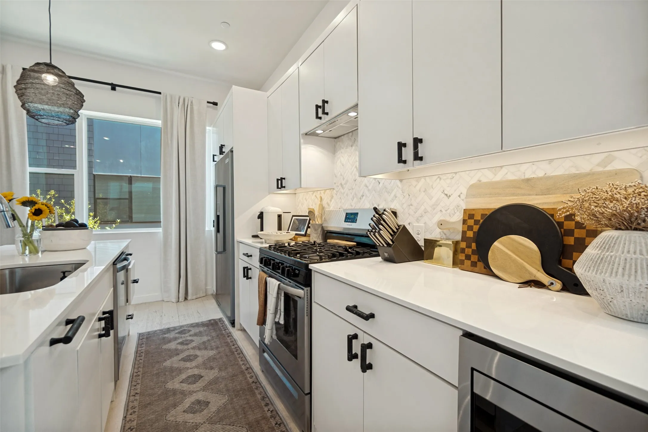 Condominium For Sale in Dallas County , 427 W 10th Street 601, Dallas, Texas 75208, 2 Bedroom, 3 Bathroom, 2 Garage spaces, 1,585 Sqft, built in 2020, mls#21369461, Real Estate Agent in Dallas, Homes For Sale in Dallas county, Homes For Sale in Dallas, Realtor in Dallas Texas, Real Estate Brokerage Independent Realty Texas, Luminita Cordes Realtor