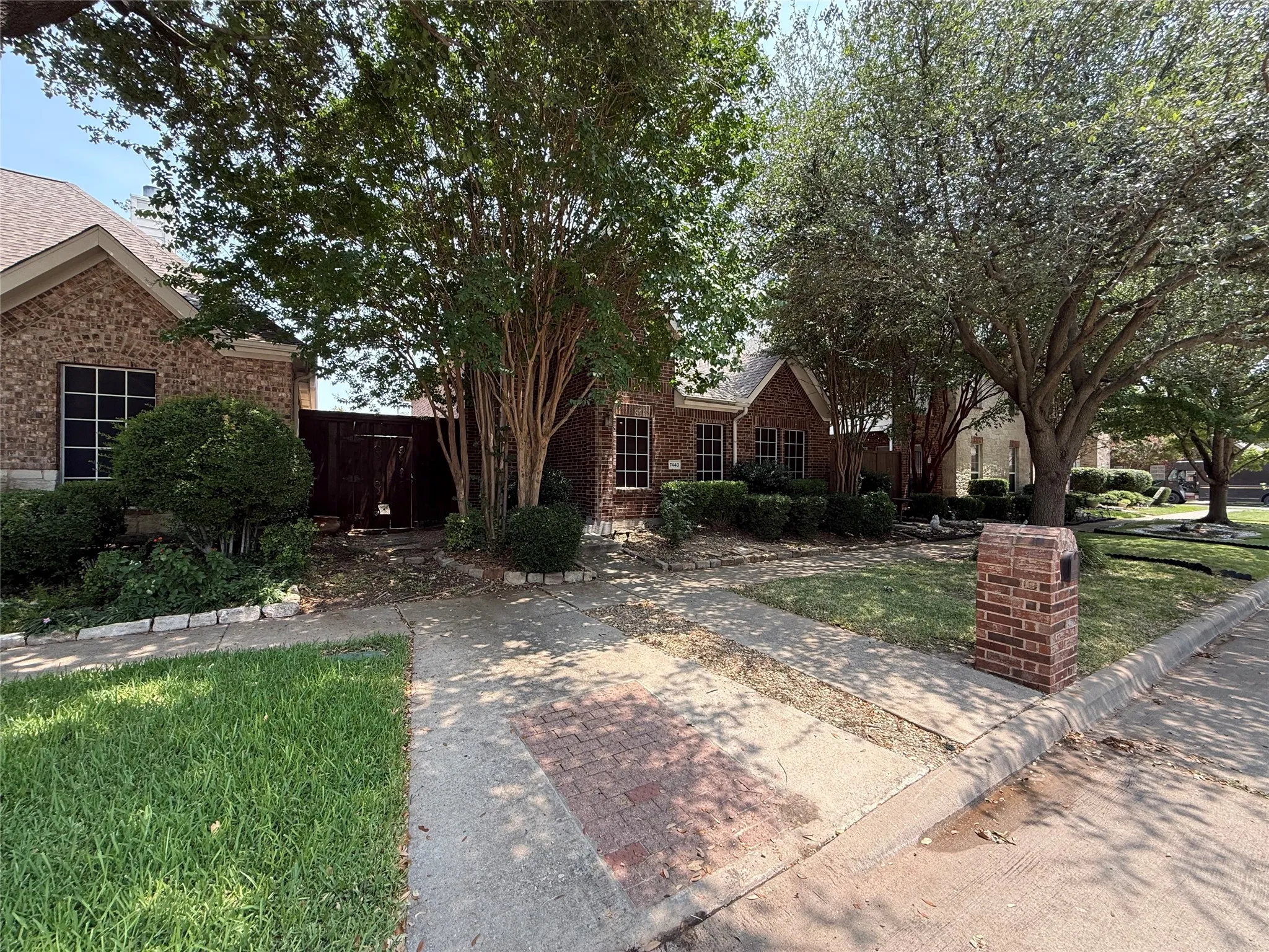 Single Family Residence For Rent in Collin County , 7440 Lancaster, Frisco, Texas 75035, 3 Bedroom, 2 Bathroom, 2 Garage spaces, 1,785 Sqft, built in 2005, mls#21370306, Real Estate Agent in Frisco, Homes For Rent in Collin county, Homes For Rent in Frisco, Realtor in Frisco Texas, Real Estate Brokerage Independent Realty Texas, Luminita Cordes Realtor