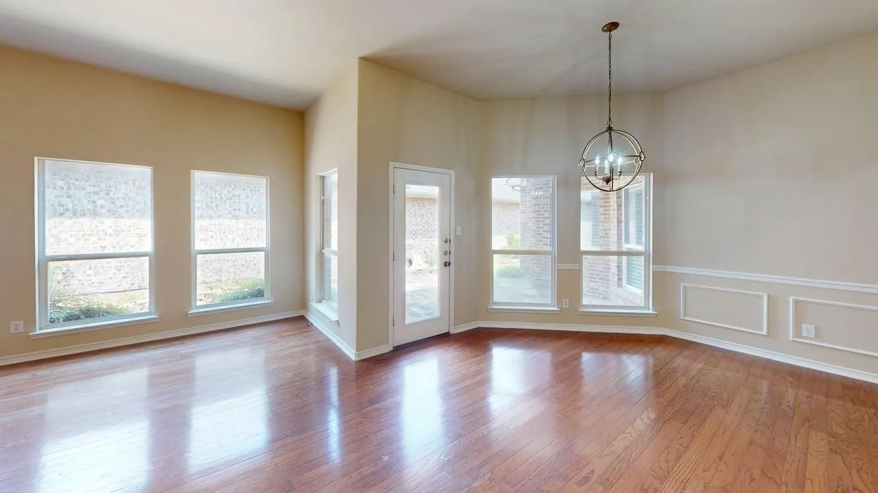 Single Family Residence For Rent in Collin County , 7440 Lancaster, Frisco, Texas 75035, 3 Bedroom, 2 Bathroom, 2 Garage spaces, 1,785 Sqft, built in 2005, mls#21370306, Real Estate Agent in Frisco, Homes For Rent in Collin county, Homes For Rent in Frisco, Realtor in Frisco Texas, Real Estate Brokerage Independent Realty Texas, Luminita Cordes Realtor