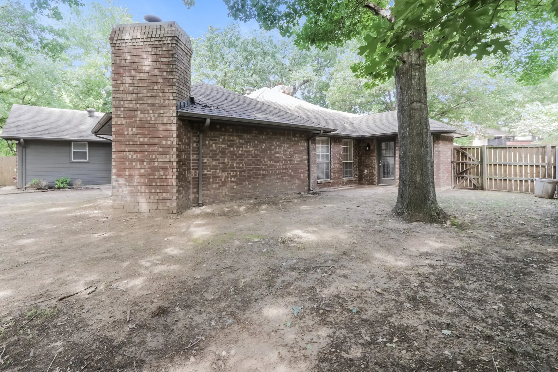 Single Family Residence For Rent in Dallas County , 542 Renee Lane, De Soto, Texas 75115, 4 Bedroom, 3 Bathroom, 2 Garage spaces, 2,700 Sqft, built in 1986, mls#21370317, Real Estate Agent in De Soto, Homes For Rent in Dallas county, Homes For Rent in De Soto, Realtor in De Soto Texas, Real Estate Brokerage Independent Realty Texas, Luminita Cordes Realtor