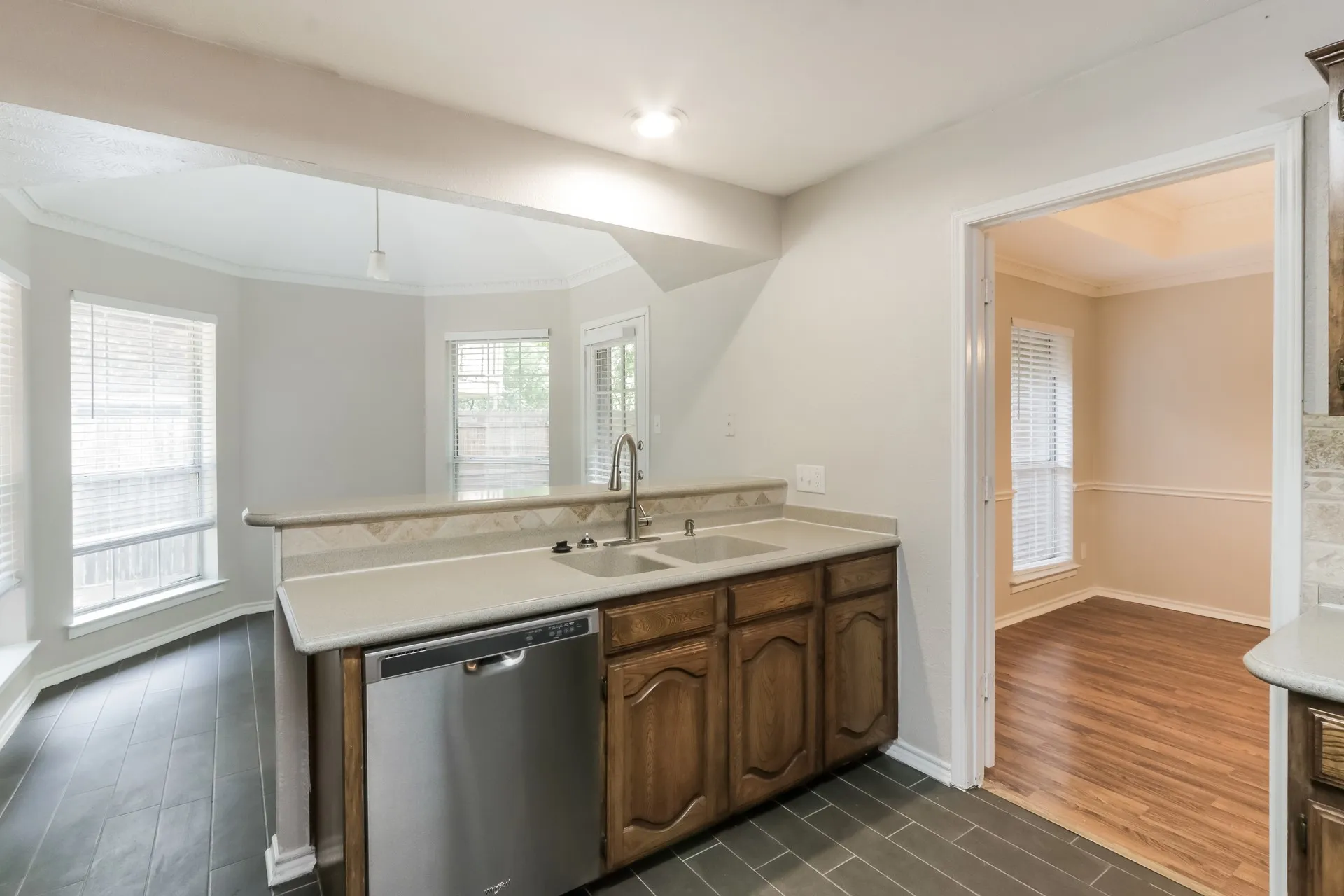 Single Family Residence For Rent in Dallas County , 542 Renee Lane, De Soto, Texas 75115, 4 Bedroom, 3 Bathroom, 2 Garage spaces, 2,700 Sqft, built in 1986, mls#21370317, Real Estate Agent in De Soto, Homes For Rent in Dallas county, Homes For Rent in De Soto, Realtor in De Soto Texas, Real Estate Brokerage Independent Realty Texas, Luminita Cordes Realtor