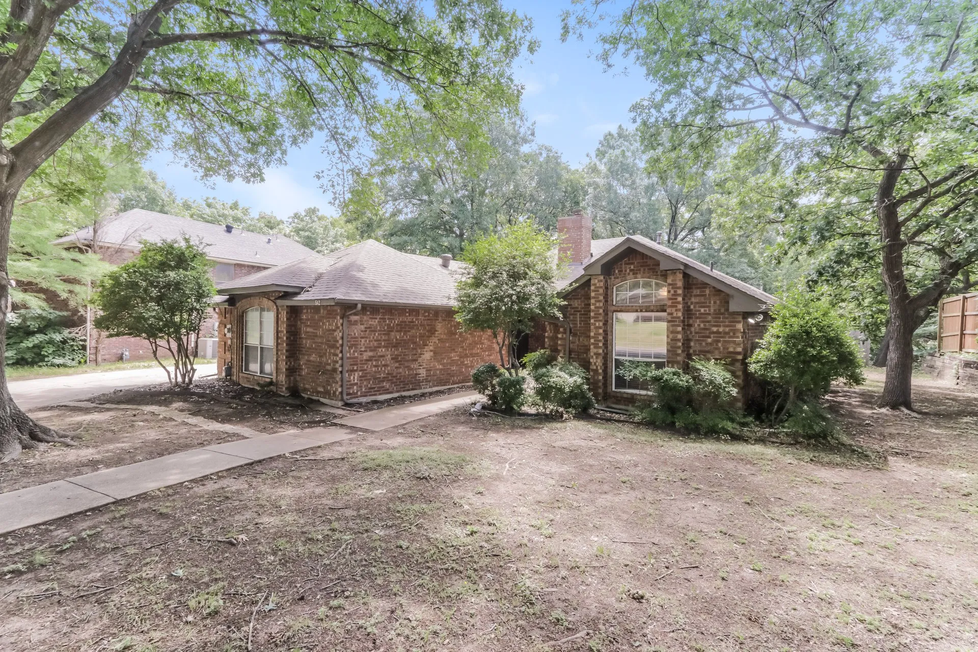 Single Family Residence For Rent in Dallas County , 542 Renee Lane, De Soto, Texas 75115, 4 Bedroom, 3 Bathroom, 2 Garage spaces, 2,700 Sqft, built in 1986, mls#21370317, Real Estate Agent in De Soto, Homes For Rent in Dallas county, Homes For Rent in De Soto, Realtor in De Soto Texas, Real Estate Brokerage Independent Realty Texas, Luminita Cordes Realtor