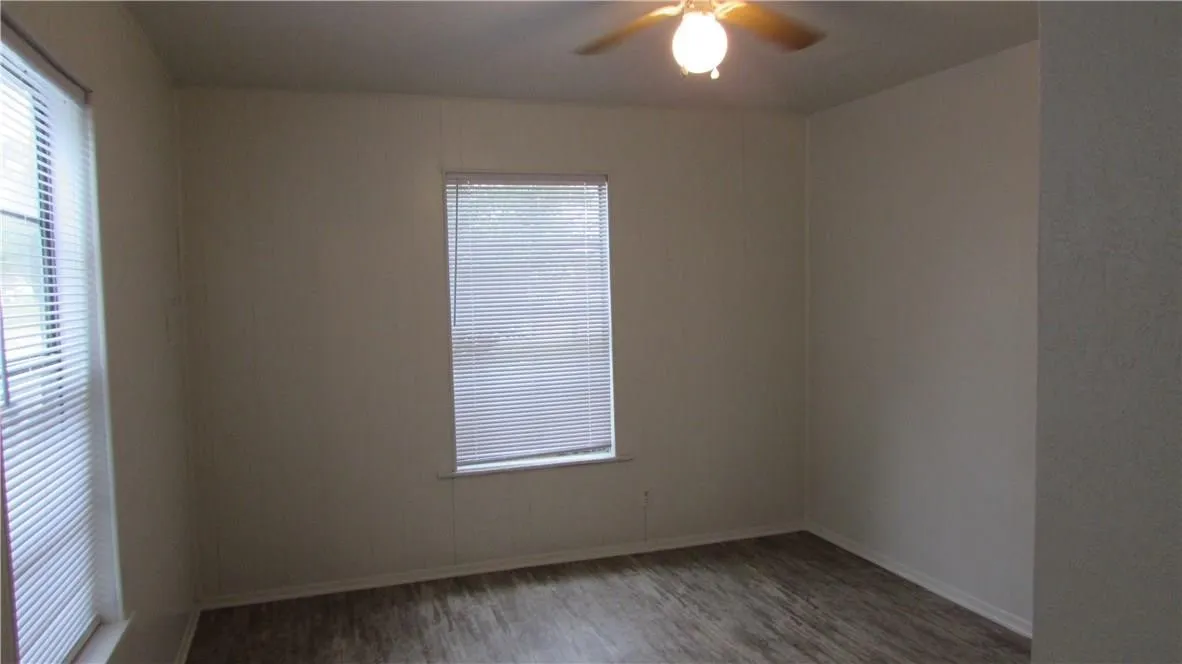 Duplex For Rent in Tarrant County , 333 Nursery Lane, Fort Worth, Texas 76114, 1 Bedroom, 1 Bathroom, Garage spaces, 504 Sqft, built in 1930, mls#21370321, Real Estate Agent in Fort Worth, Homes For Rent in Tarrant county, Homes For Rent in Fort Worth, Realtor in Fort Worth Texas, Real Estate Brokerage Independent Realty Texas, Luminita Cordes Realtor