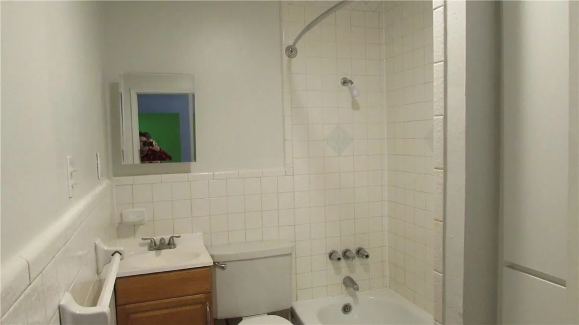 Duplex For Rent in Tarrant County , 333 Nursery Lane, Fort Worth, Texas 76114, 1 Bedroom, 1 Bathroom, Garage spaces, 504 Sqft, built in 1930, mls#21370321, Real Estate Agent in Fort Worth, Homes For Rent in Tarrant county, Homes For Rent in Fort Worth, Realtor in Fort Worth Texas, Real Estate Brokerage Independent Realty Texas, Luminita Cordes Realtor