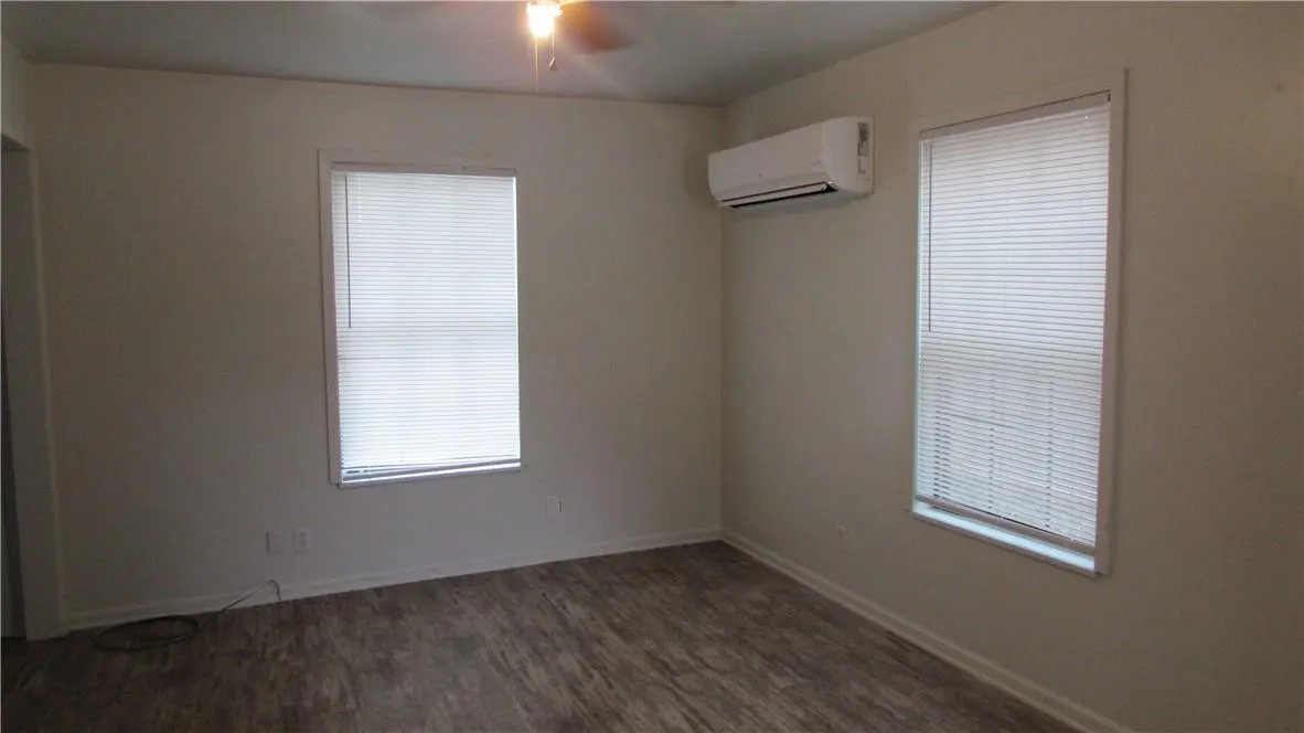 Duplex For Rent in Tarrant County , 333 Nursery Lane, Fort Worth, Texas 76114, 1 Bedroom, 1 Bathroom, Garage spaces, 504 Sqft, built in 1930, mls#21370321, Real Estate Agent in Fort Worth, Homes For Rent in Tarrant county, Homes For Rent in Fort Worth, Realtor in Fort Worth Texas, Real Estate Brokerage Independent Realty Texas, Luminita Cordes Realtor