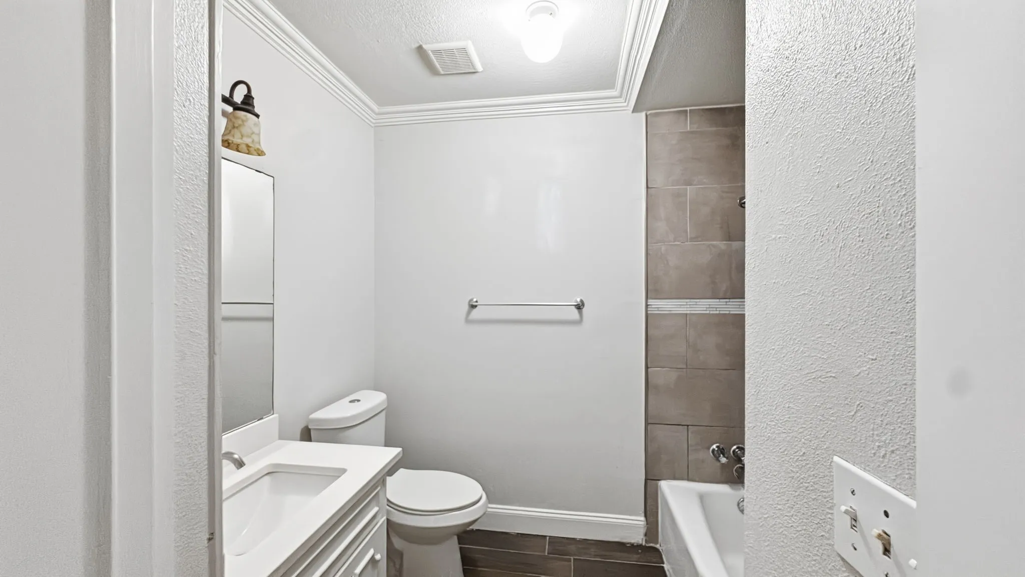 Single Family Residence For Rent in Collin County , 1421 Meadowcrest Drive, Plano, Texas 75075, 3 Bedroom, 2 Bathroom, 2 Garage spaces, 1,256 Sqft, built in 1966, mls#21370268, Real Estate Agent in Plano, Homes For Rent in Collin county, Homes For Rent in Plano, Realtor in Plano Texas, Real Estate Brokerage Independent Realty Texas, Luminita Cordes Realtor