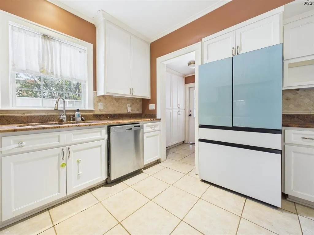 Single Family Residence For Sale in Wichita County , 1305 Buchanan Street, Wichita Falls, Texas 76309, 3 Bedroom, 2 Bathroom, Garage spaces, 2,002 Sqft, built in 1922, mls#21370302, Real Estate Agent in Wichita Falls, Homes For Sale in Wichita county, Homes For Sale in Wichita Falls, Realtor in Wichita Falls Texas, Real Estate Brokerage Independent Realty Texas, Luminita Cordes Realtor