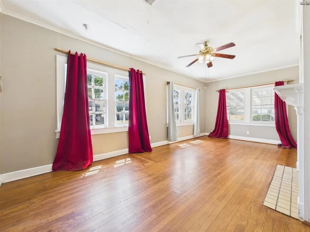 Single Family Residence For Sale in Wichita County , 1305 Buchanan Street, Wichita Falls, Texas 76309, 3 Bedroom, 2 Bathroom, Garage spaces, 2,002 Sqft, built in 1922, mls#21370302, Real Estate Agent in Wichita Falls, Homes For Sale in Wichita county, Homes For Sale in Wichita Falls, Realtor in Wichita Falls Texas, Real Estate Brokerage Independent Realty Texas, Luminita Cordes Realtor