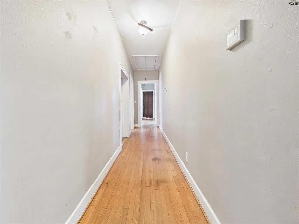 Single Family Residence For Sale in Wichita County , 1305 Buchanan Street, Wichita Falls, Texas 76309, 3 Bedroom, 2 Bathroom, Garage spaces, 2,002 Sqft, built in 1922, mls#21370302, Real Estate Agent in Wichita Falls, Homes For Sale in Wichita county, Homes For Sale in Wichita Falls, Realtor in Wichita Falls Texas, Real Estate Brokerage Independent Realty Texas, Luminita Cordes Realtor