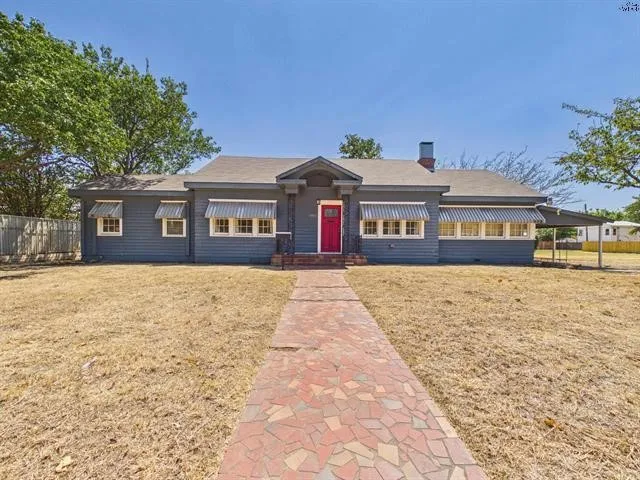 Single Family Residence For Sale in Wichita County , 1305 Buchanan Street, Wichita Falls, Texas 76309, 3 Bedroom, 2 Bathroom, Garage spaces, 2,002 Sqft, built in 1922, mls#21370302, Real Estate Agent in Wichita Falls, Homes For Sale in Wichita county, Homes For Sale in Wichita Falls, Realtor in Wichita Falls Texas, Real Estate Brokerage Independent Realty Texas, Luminita Cordes Realtor